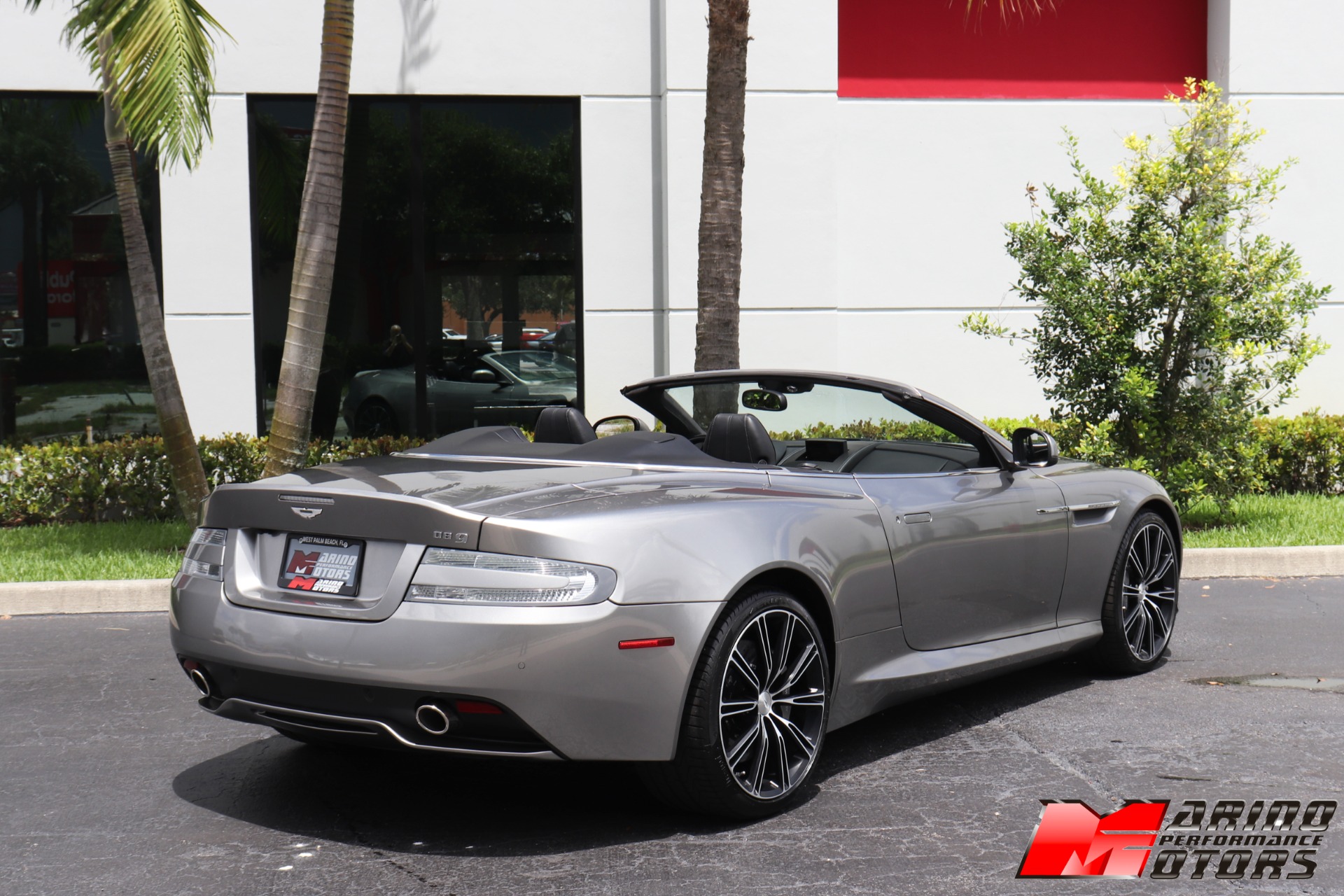 Used-2015-Aston-Martin-DB9-Volante