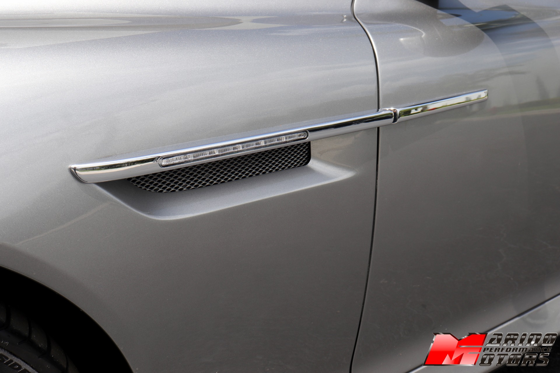 Used-2015-Aston-Martin-DB9-Volante