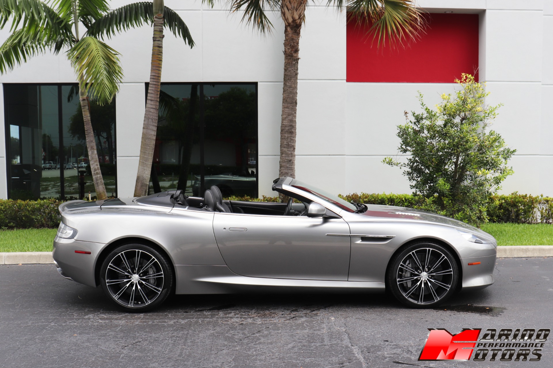 Used-2015-Aston-Martin-DB9-Volante