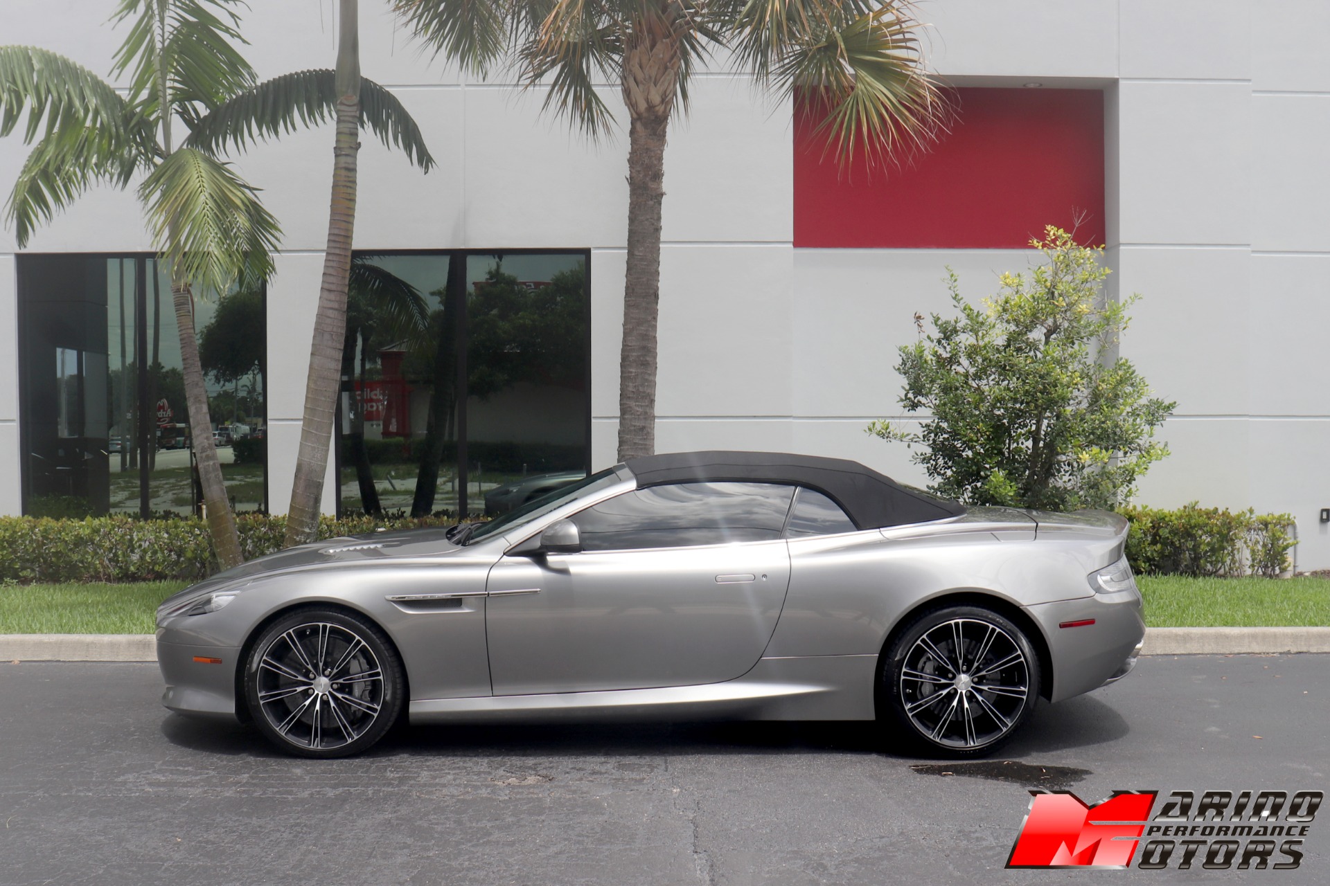 Used-2015-Aston-Martin-DB9-Volante