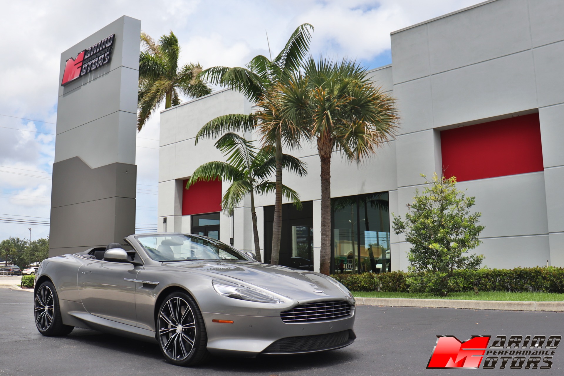 Used-2015-Aston-Martin-DB9-Volante