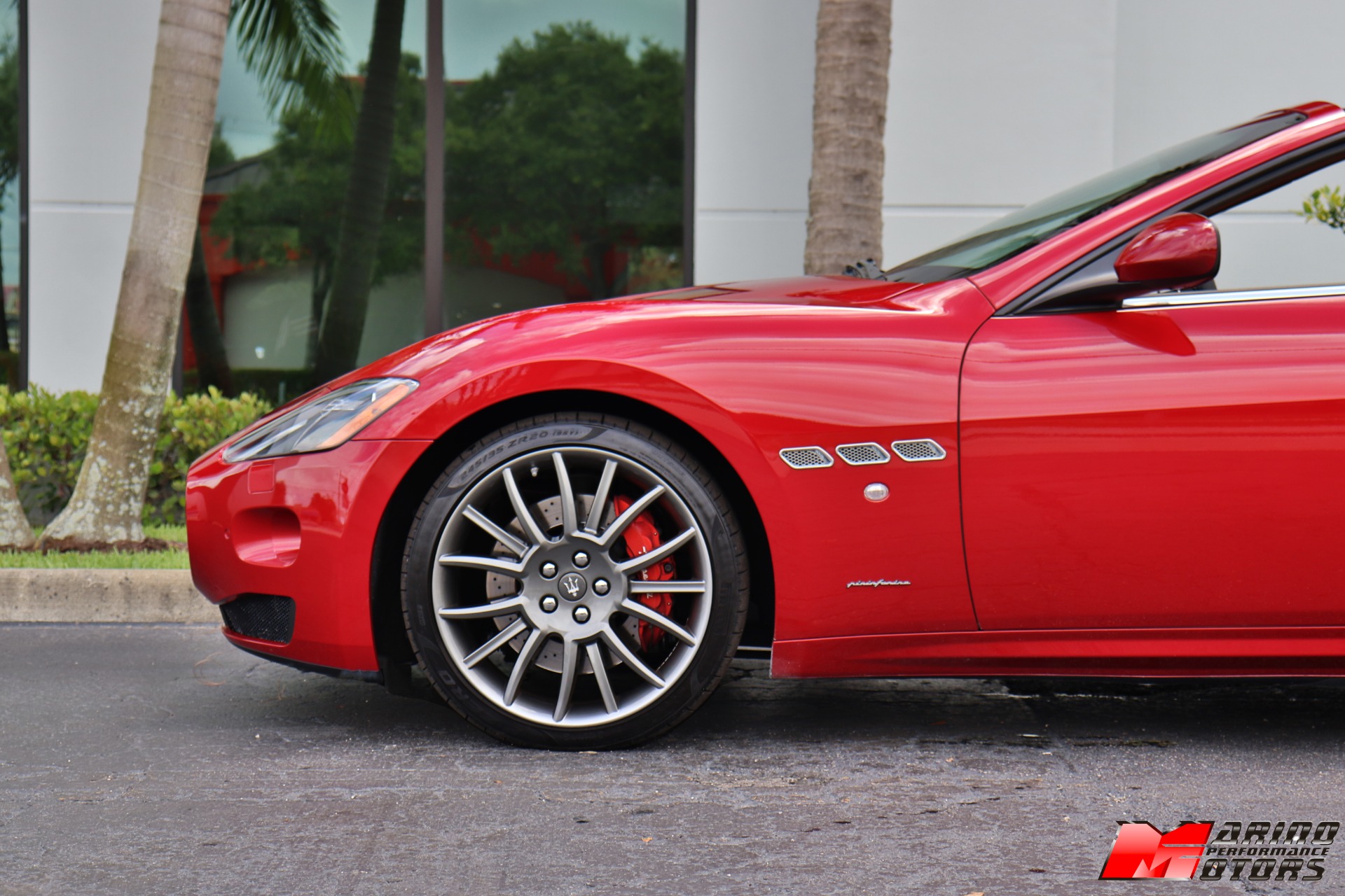 Used-2015-Maserati-GranTurismo