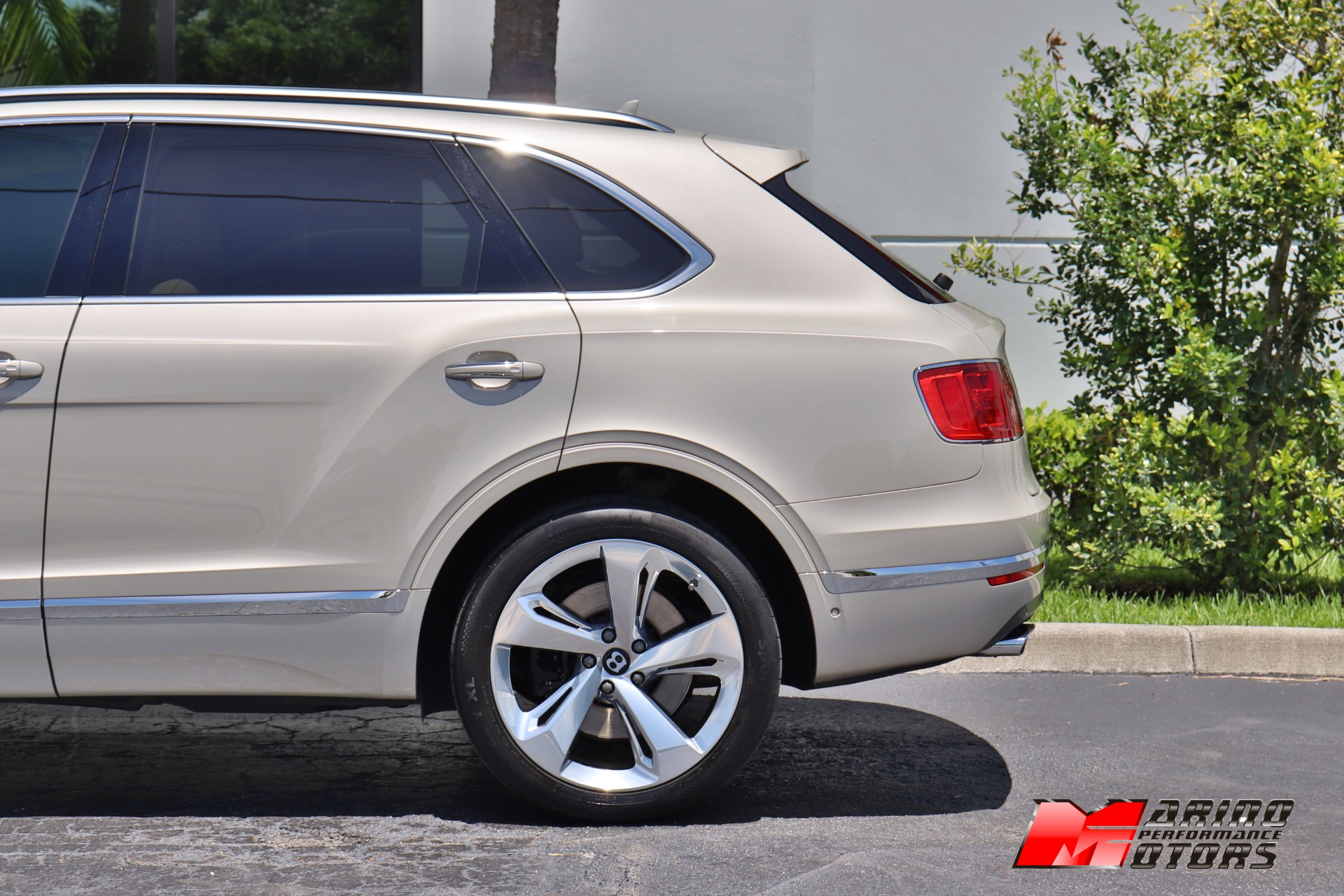 Used-2018-Bentley-Bentayga-W12-Signature-Edition