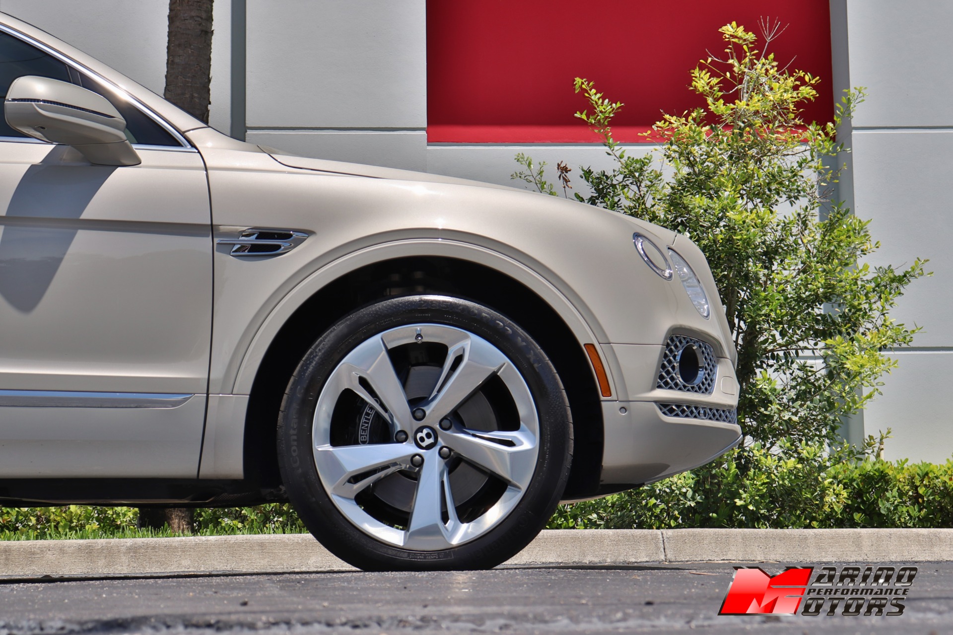 Used-2018-Bentley-Bentayga-W12-Signature-Edition