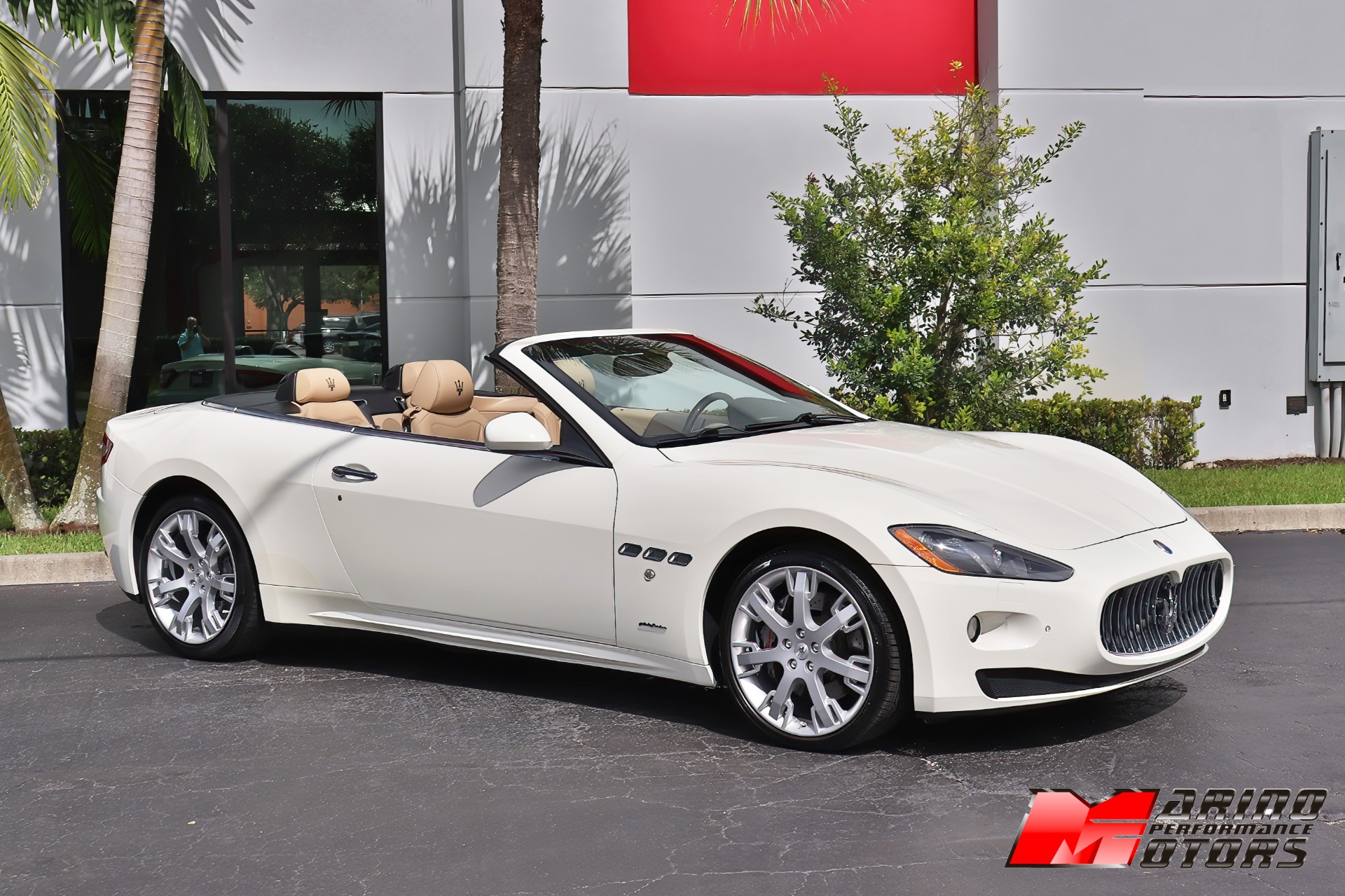 Used-2014-Maserati-GranTurismo