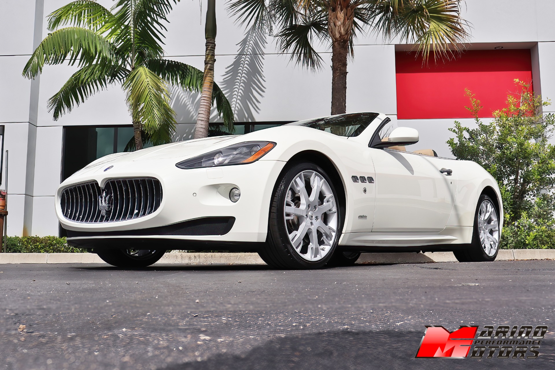 Used-2014-Maserati-GranTurismo