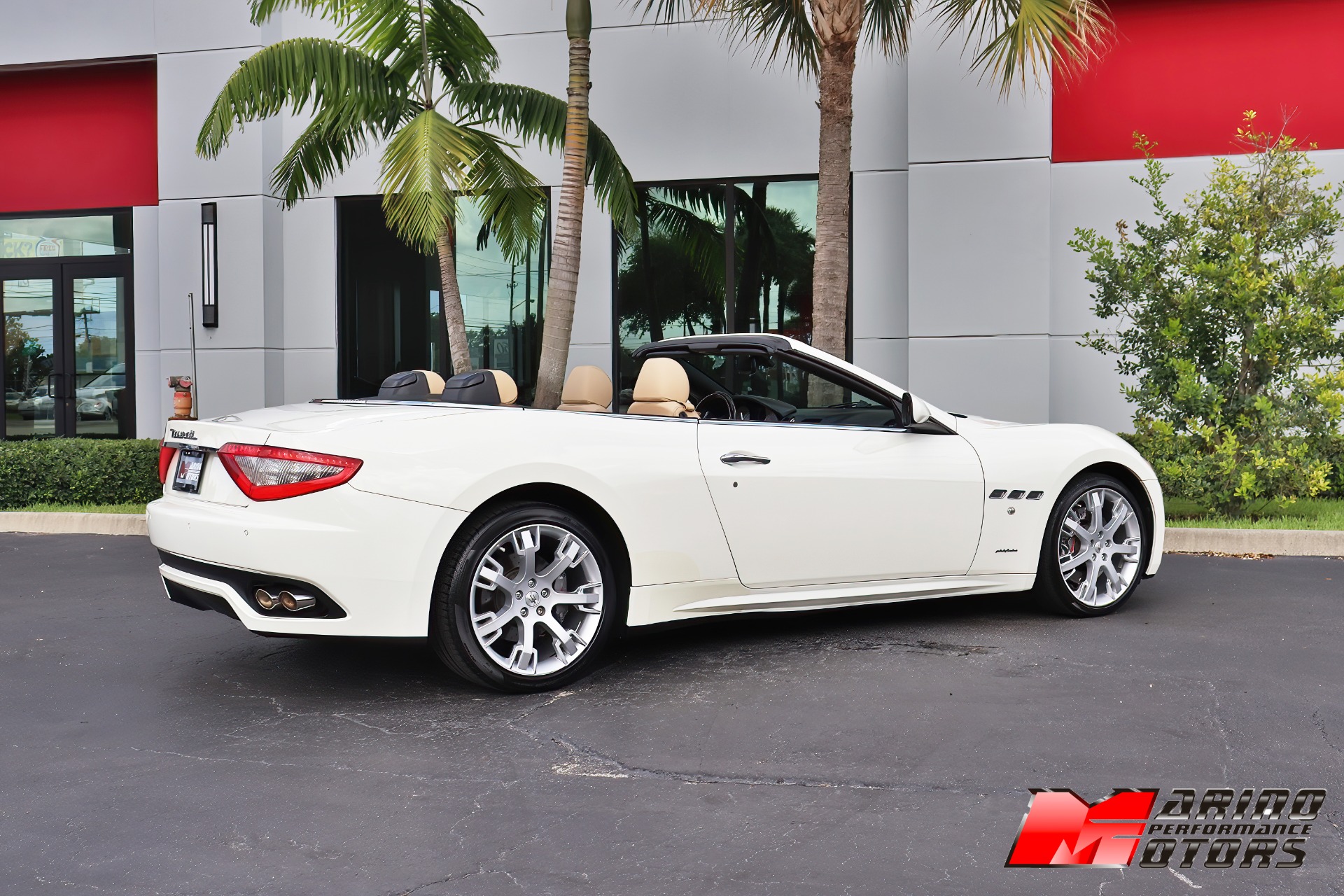 Used-2014-Maserati-GranTurismo