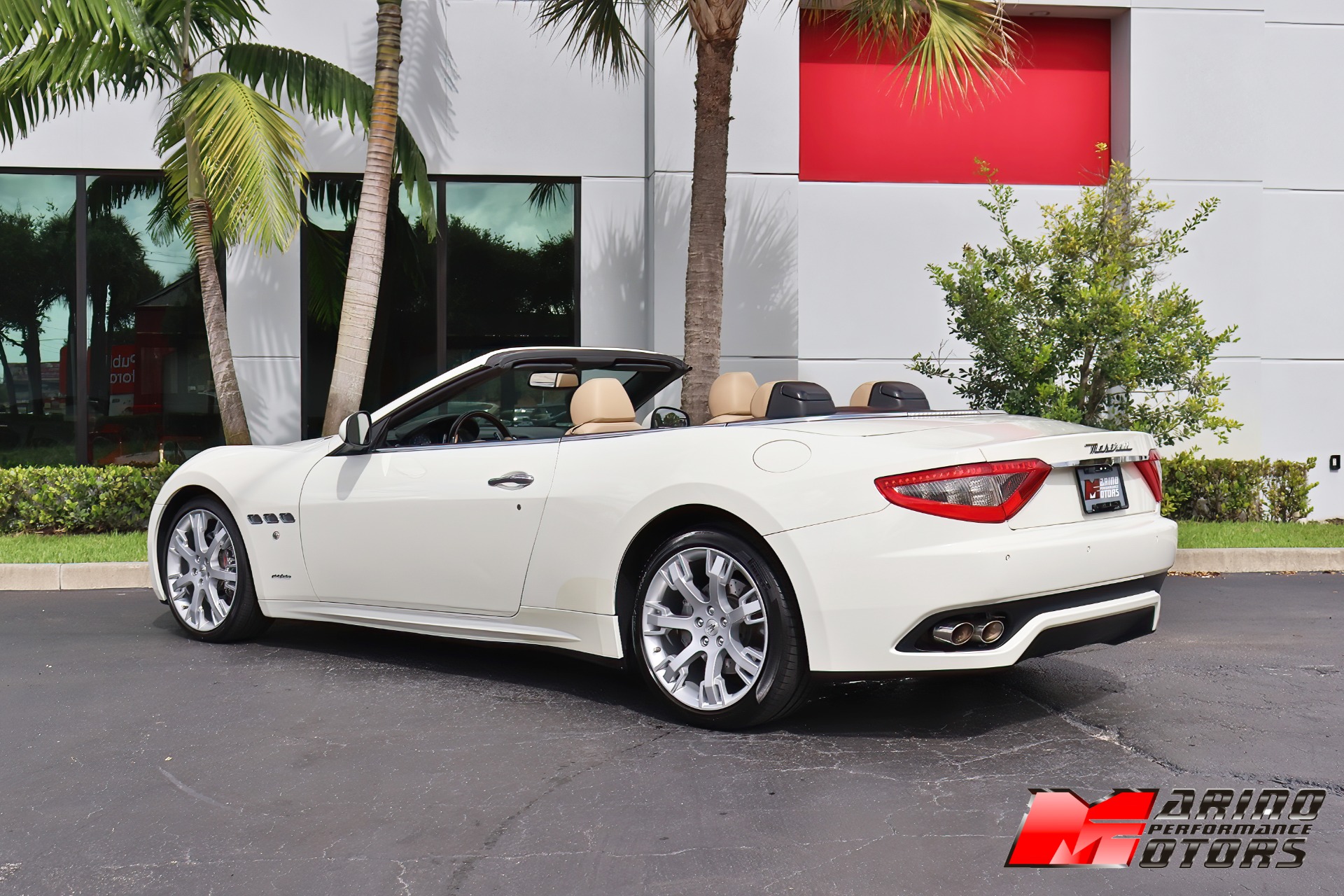 Used-2014-Maserati-GranTurismo