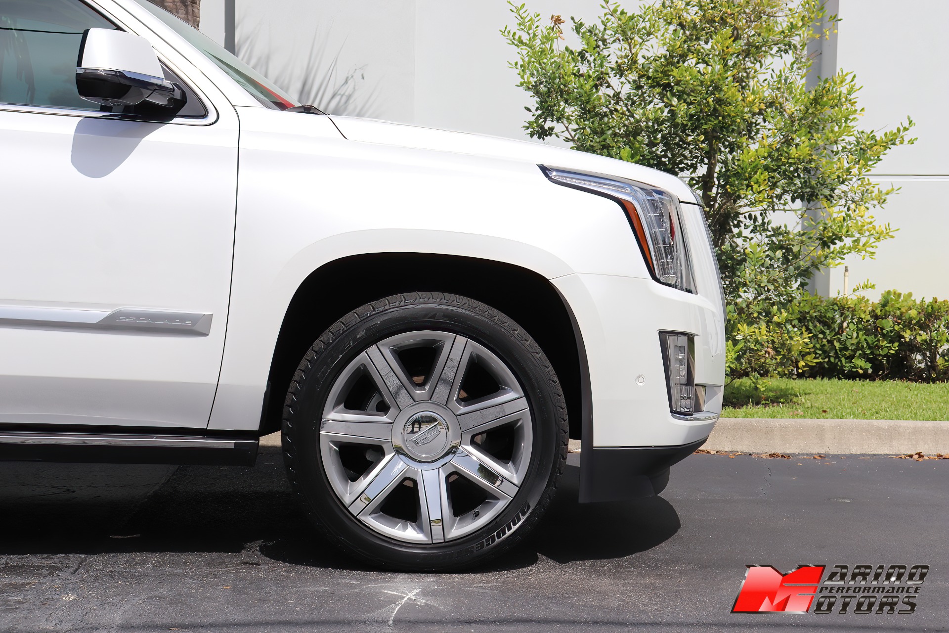 Used-2018-Cadillac-Escalade-ESV-Premium-Luxury