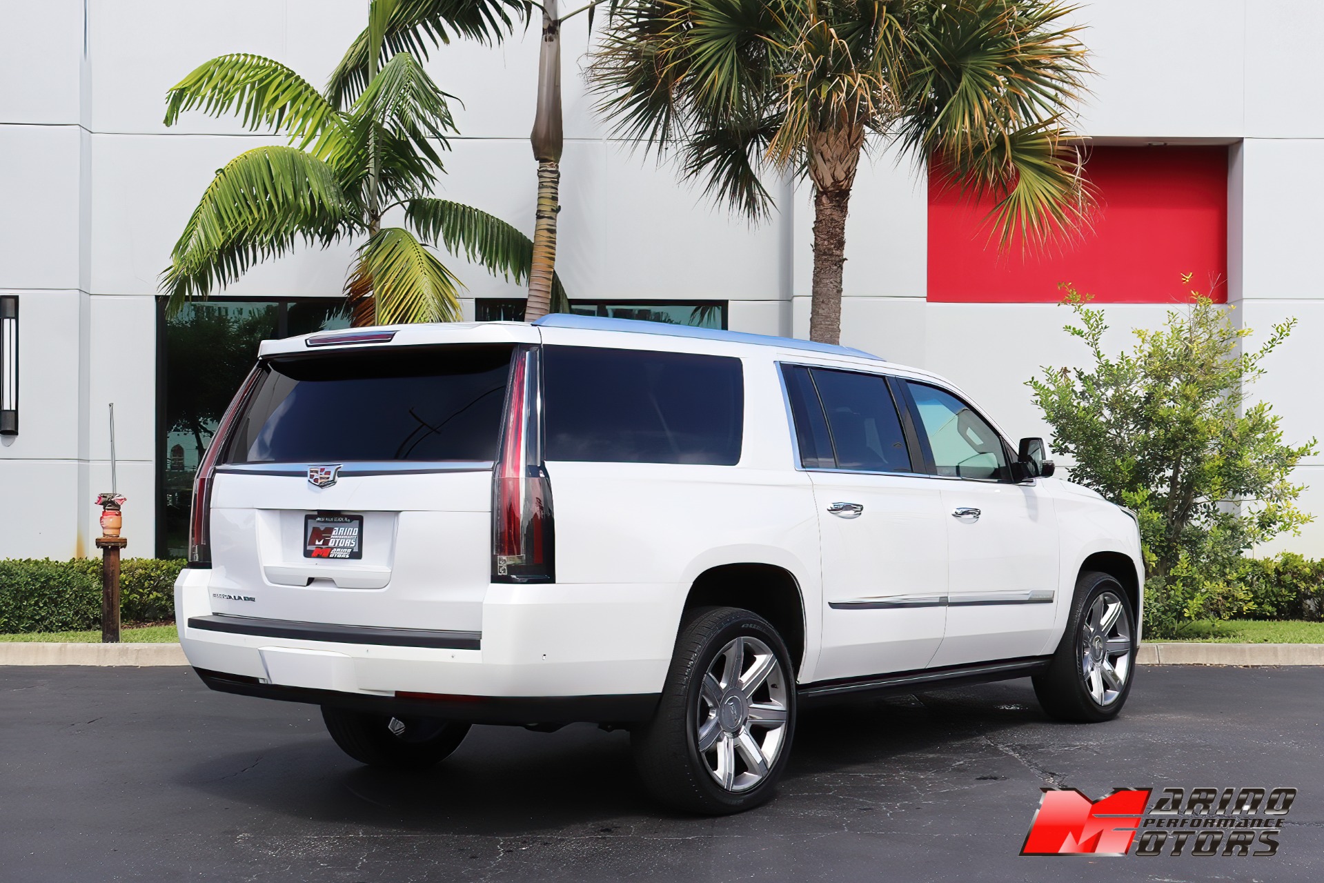 Used-2018-Cadillac-Escalade-ESV-Premium-Luxury