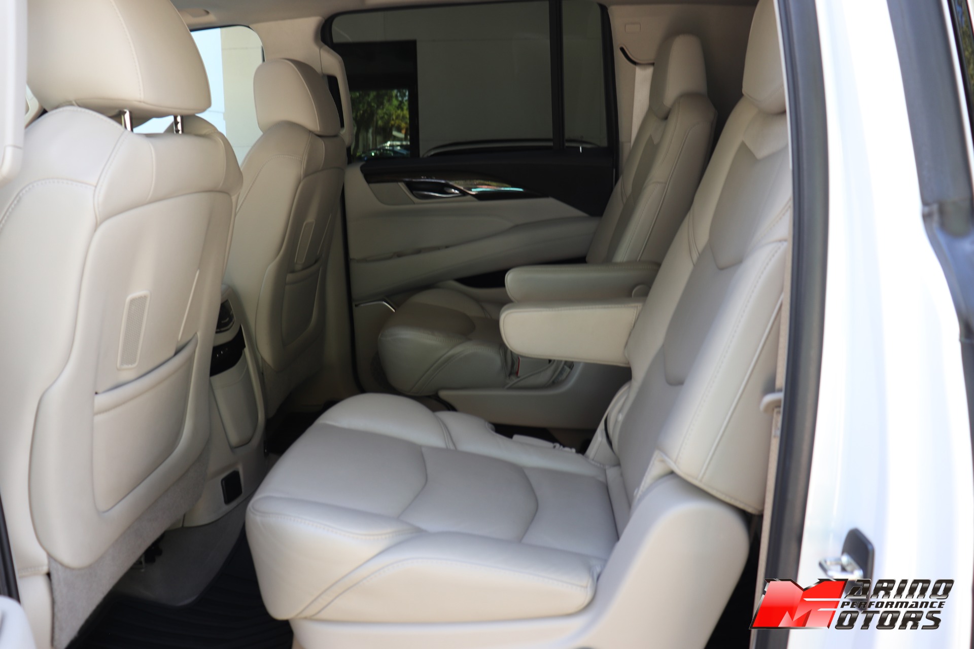 Used-2018-Cadillac-Escalade-ESV-Premium-Luxury