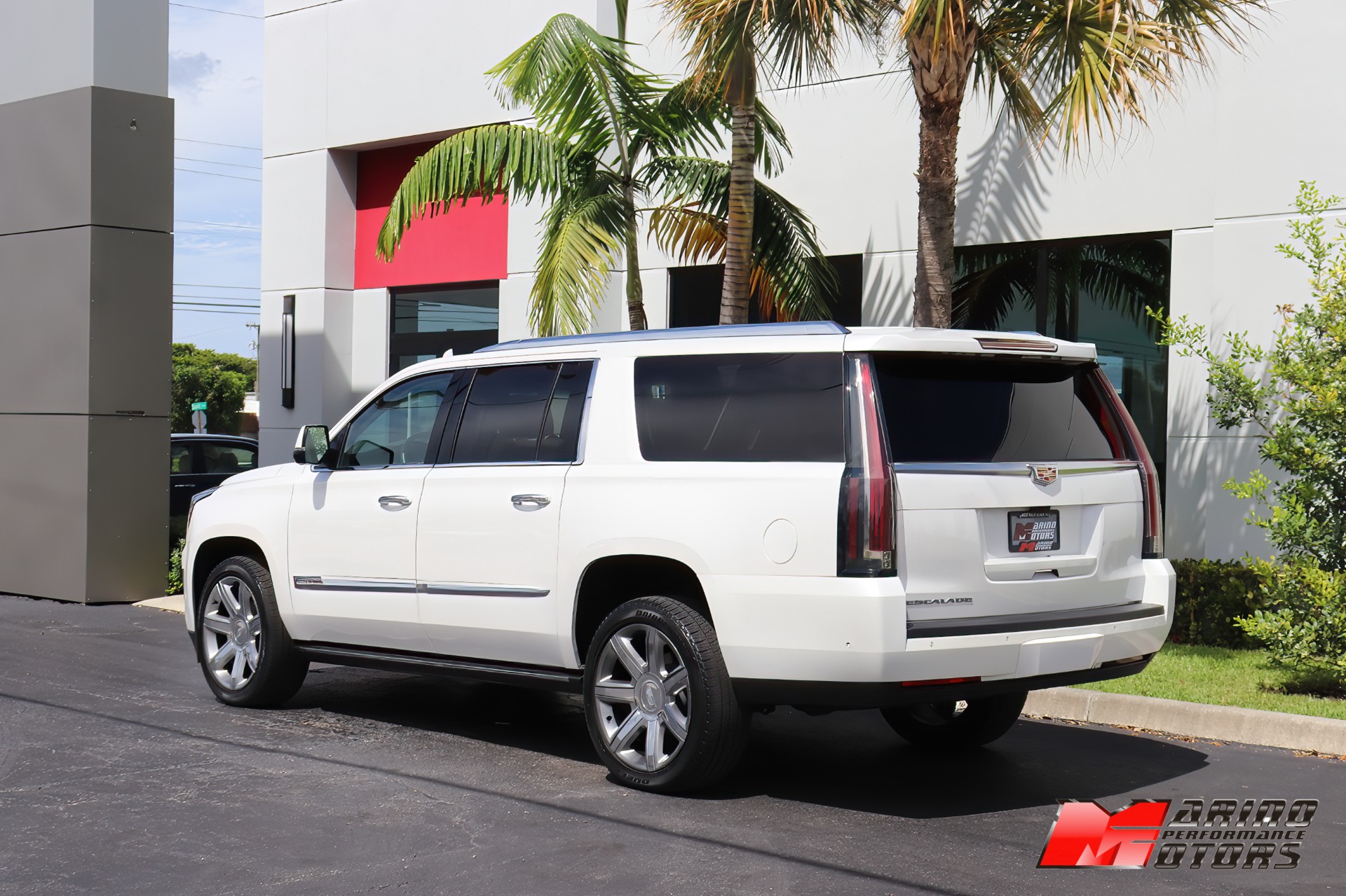 Used-2018-Cadillac-Escalade-ESV-Premium-Luxury