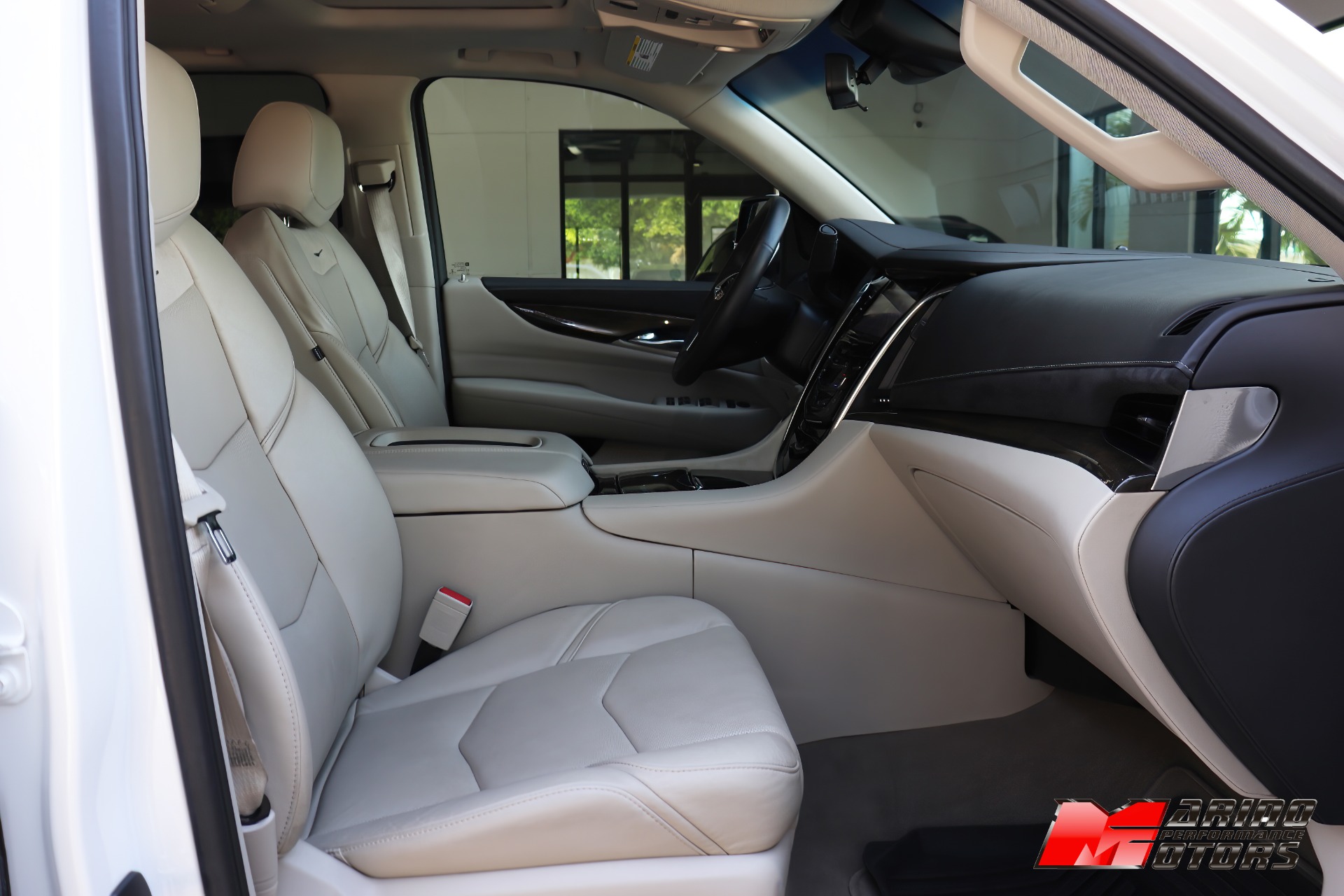 Used-2018-Cadillac-Escalade-ESV-Premium-Luxury