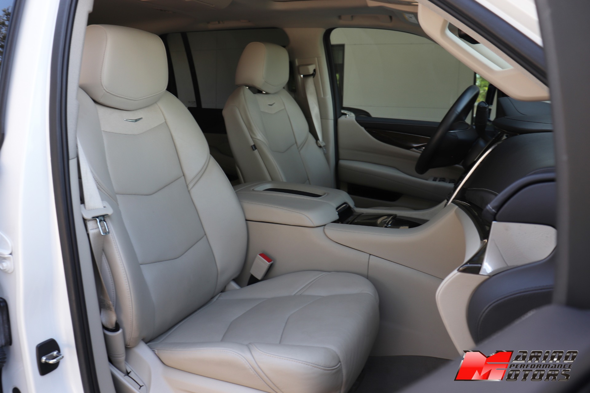 Used-2018-Cadillac-Escalade-ESV-Premium-Luxury