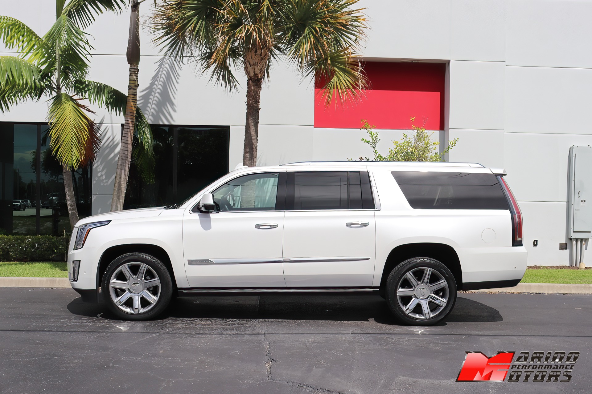 Used-2018-Cadillac-Escalade-ESV-Premium-Luxury