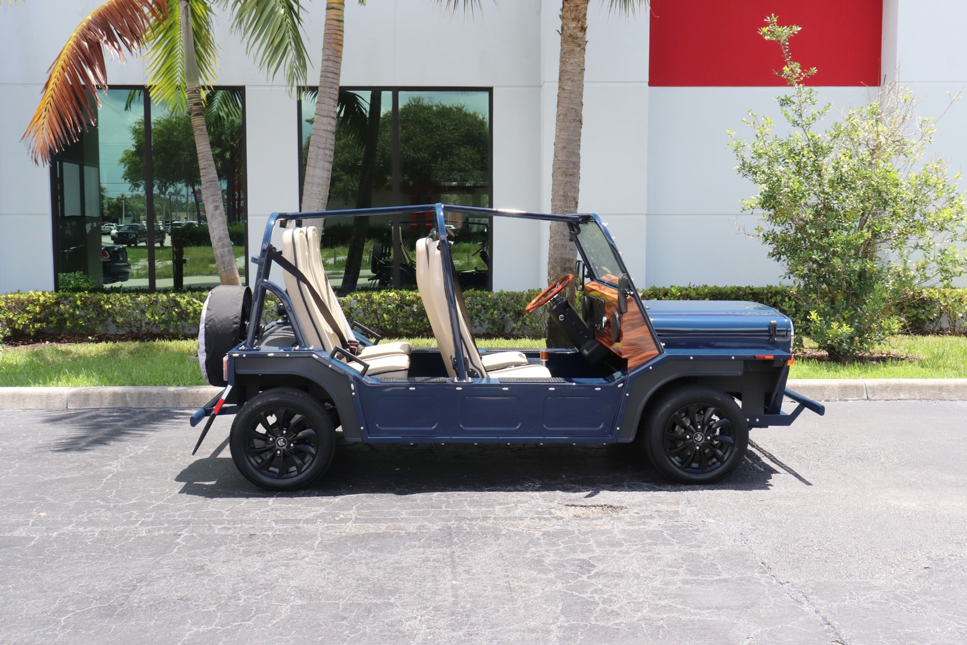 Used-2023-Moke-America-eMoke-60-Years-of-Bond
