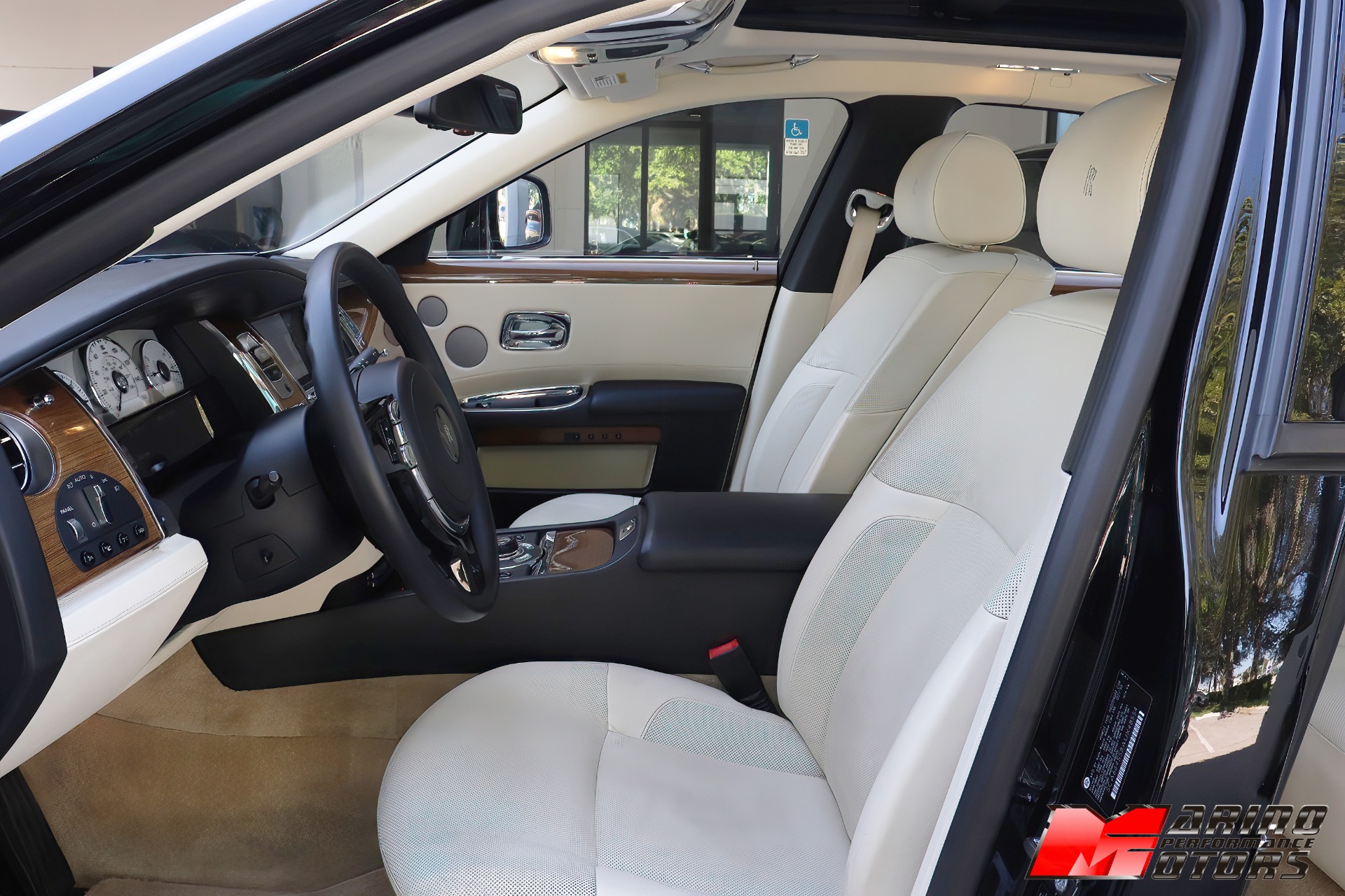 Used-2010-Rolls-Royce-Ghost