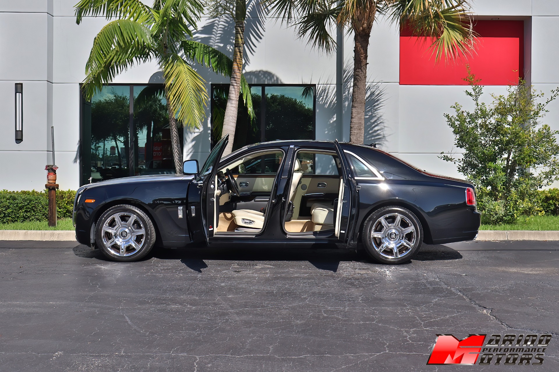 Used-2010-Rolls-Royce-Ghost