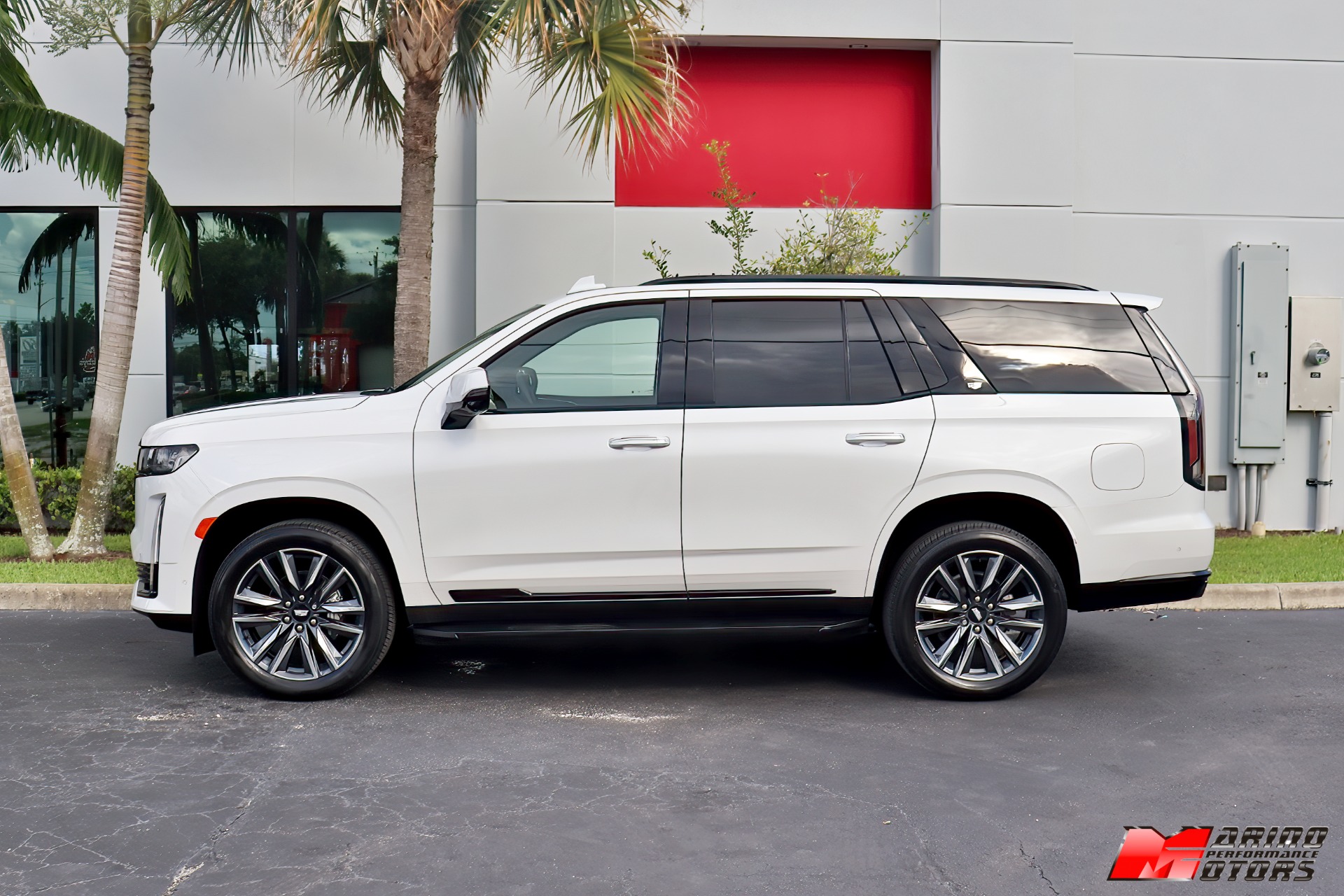 Used-2022-Cadillac-Escalade-Sport