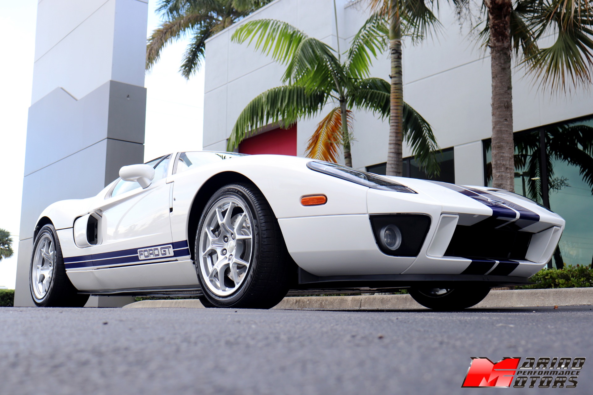 Used-2005-Ford-GT