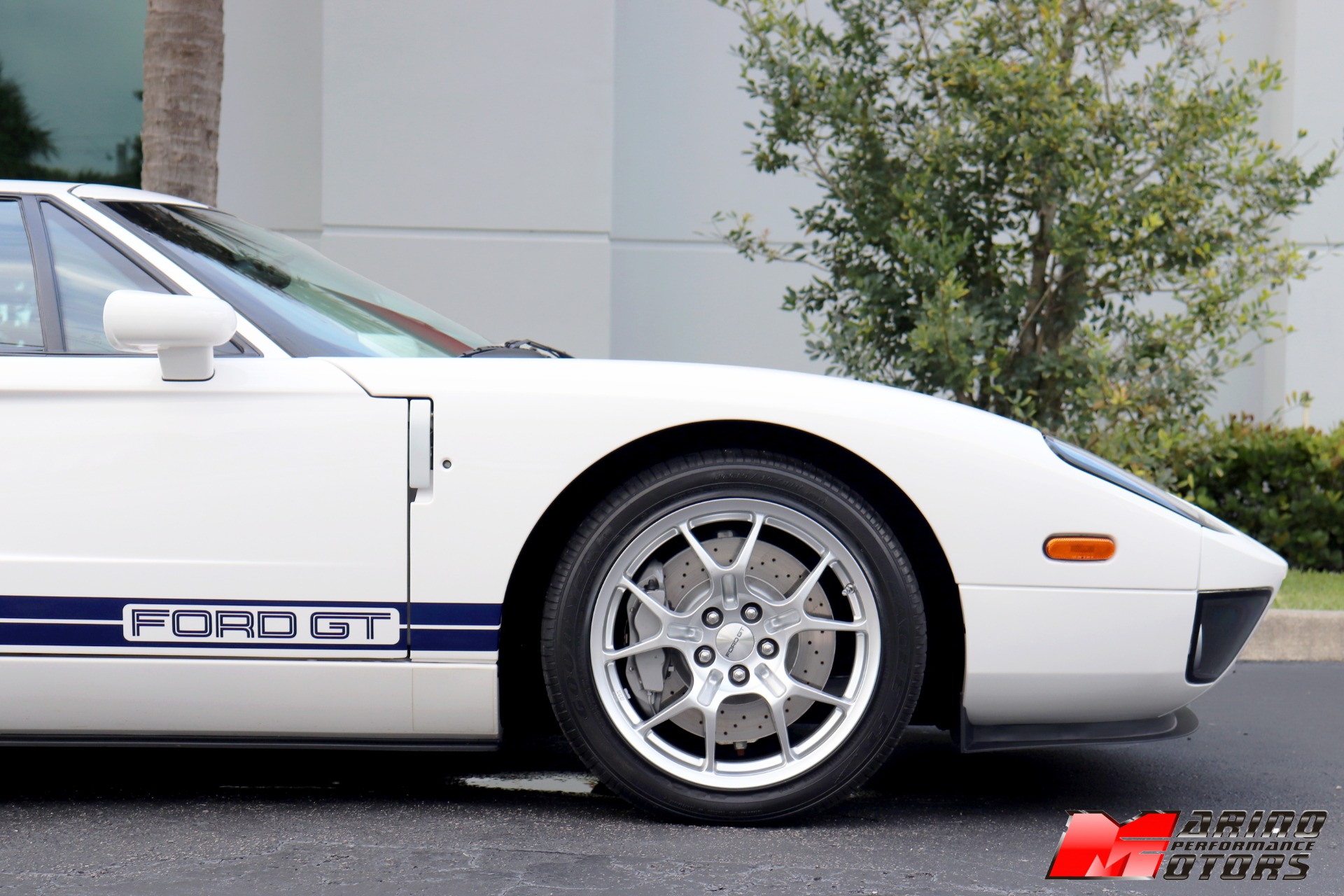 Used-2005-Ford-GT