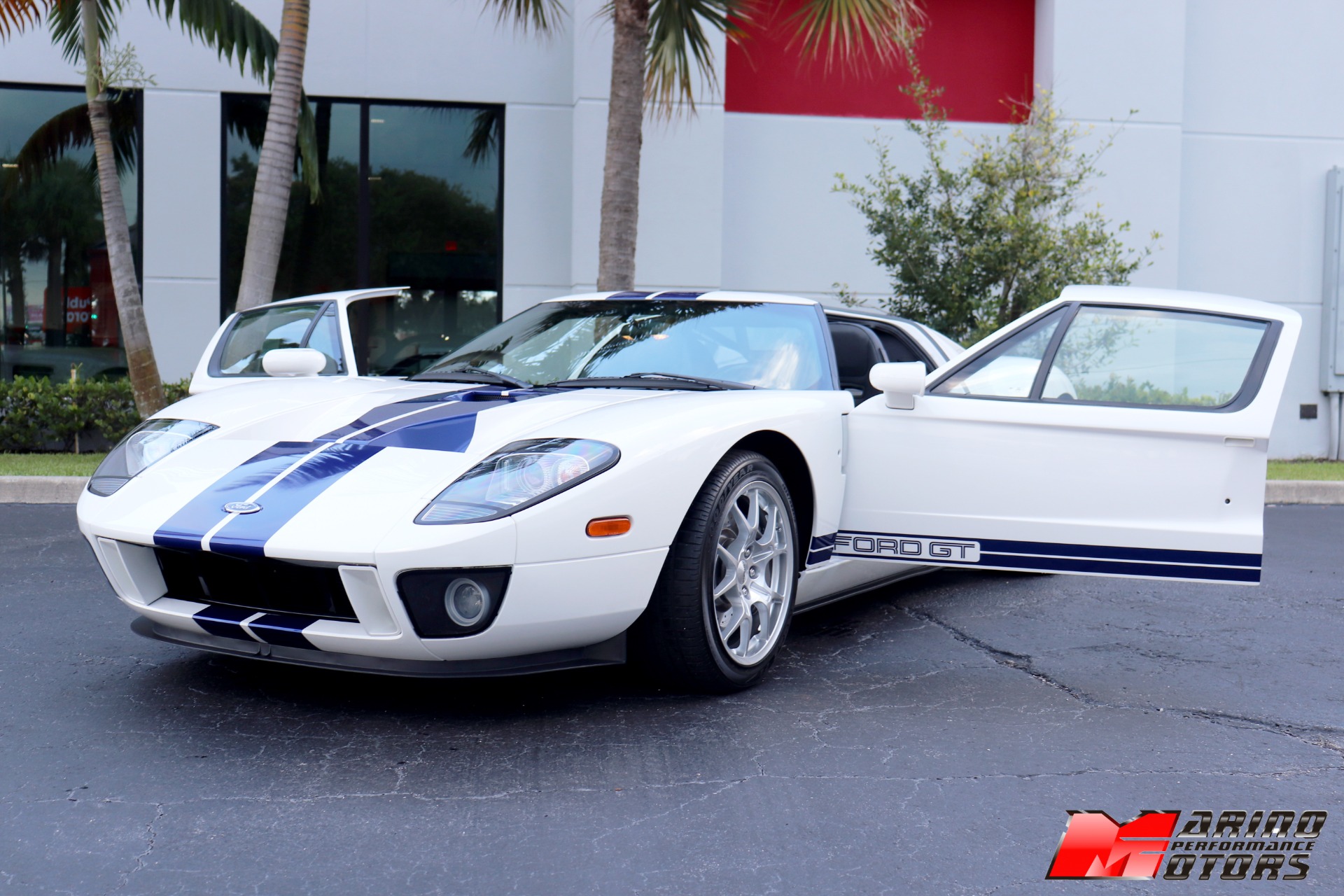Used-2005-Ford-GT