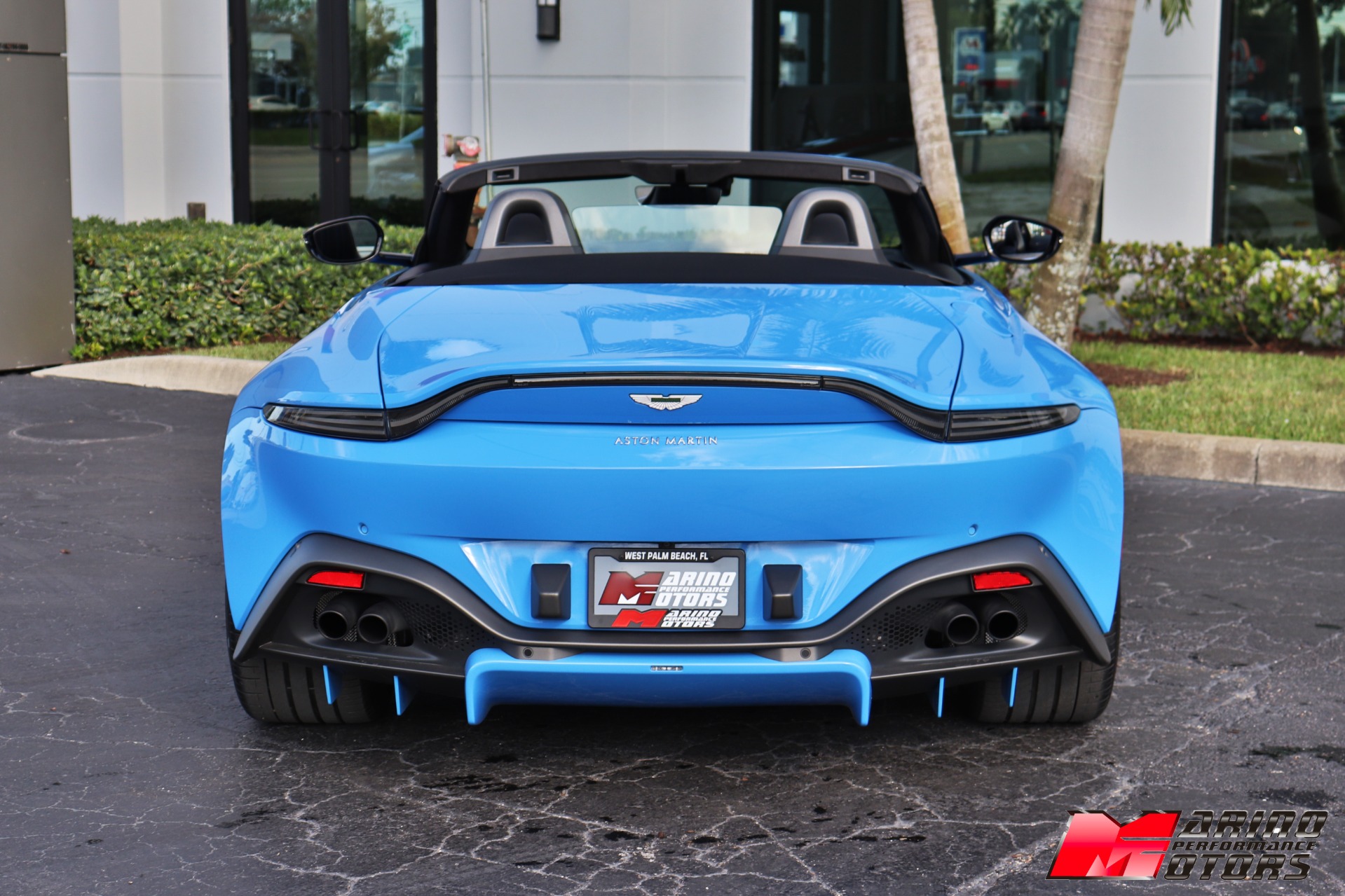 Used-2021-Aston-Martin-Vantage-Roadster