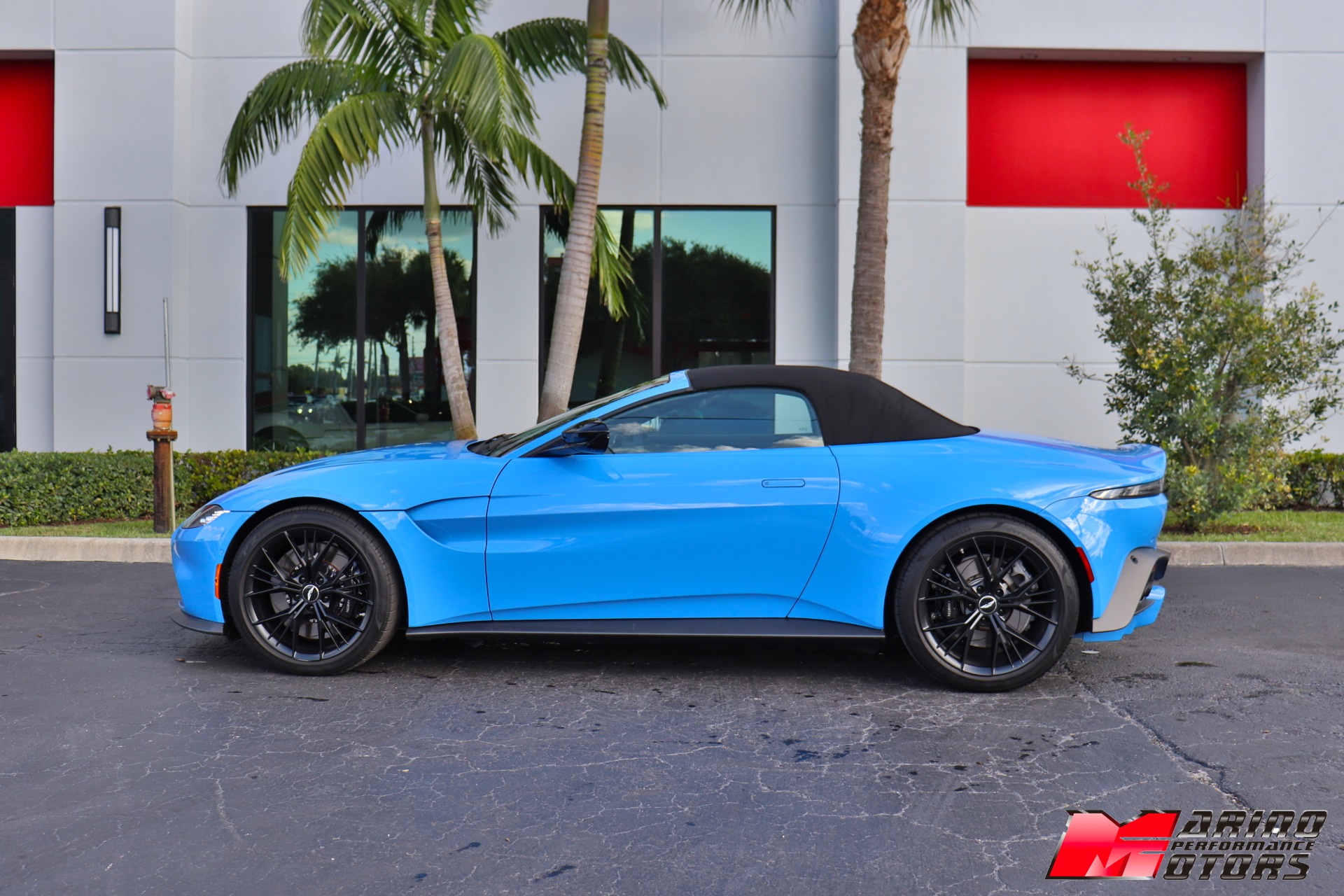 Used-2021-Aston-Martin-Vantage-Roadster