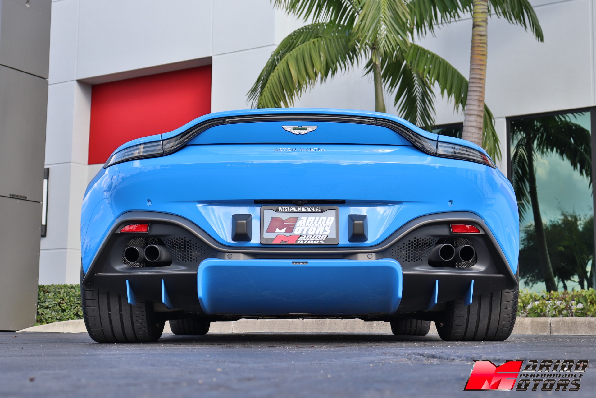 Used-2021-Aston-Martin-Vantage-Roadster