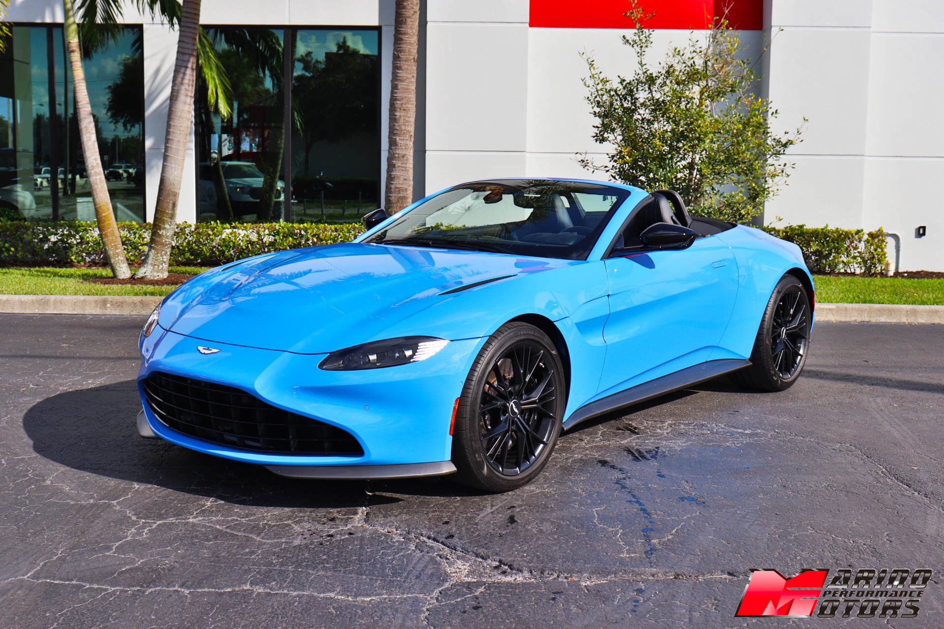 Used-2021-Aston-Martin-Vantage-Roadster