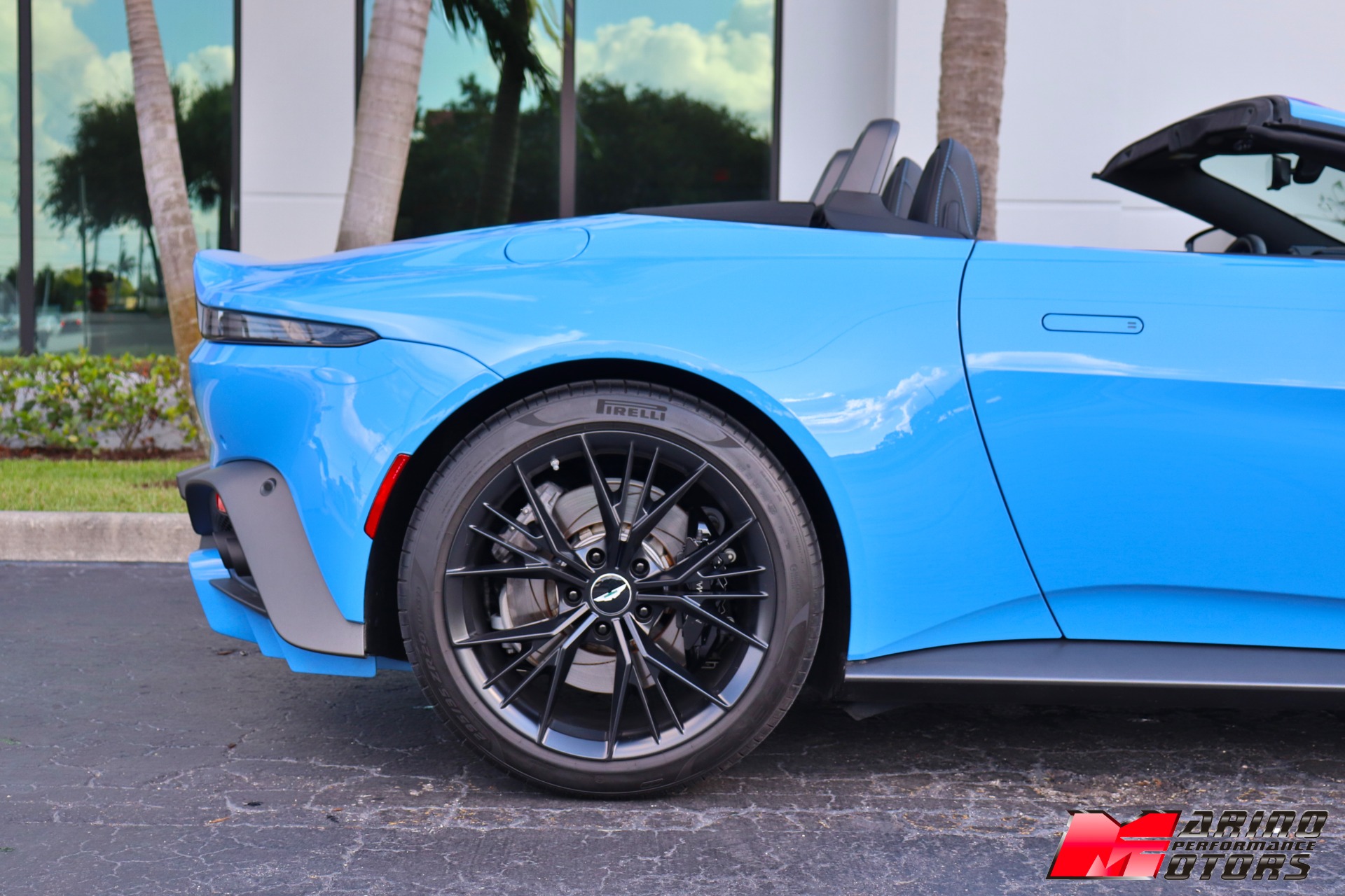 Used-2021-Aston-Martin-Vantage-Roadster
