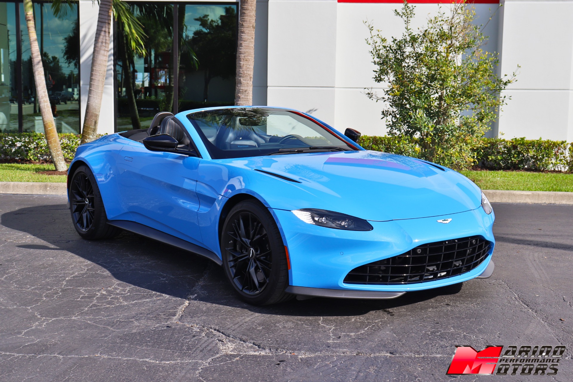 Used-2021-Aston-Martin-Vantage-Roadster