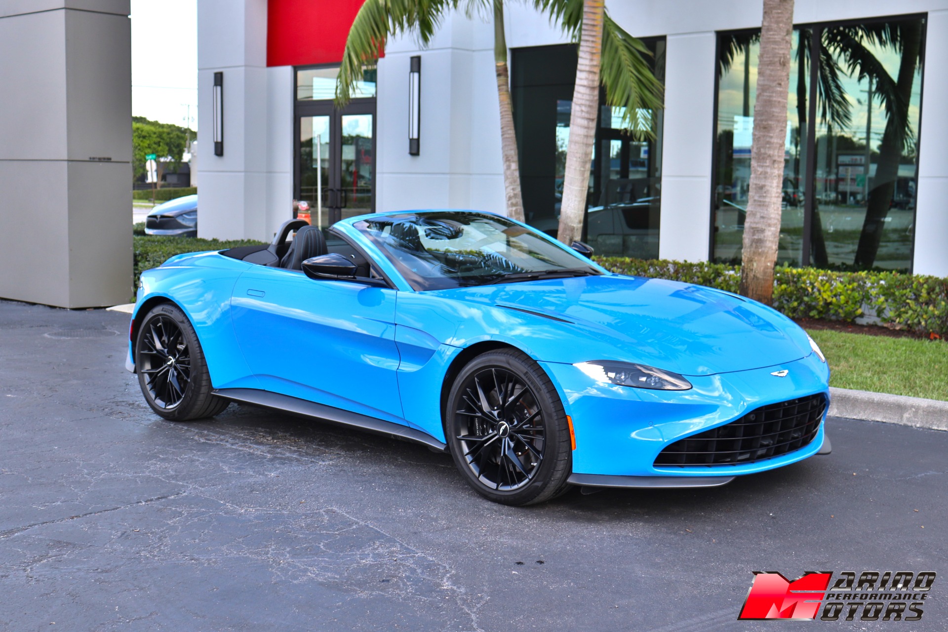 Used-2021-Aston-Martin-Vantage-Roadster