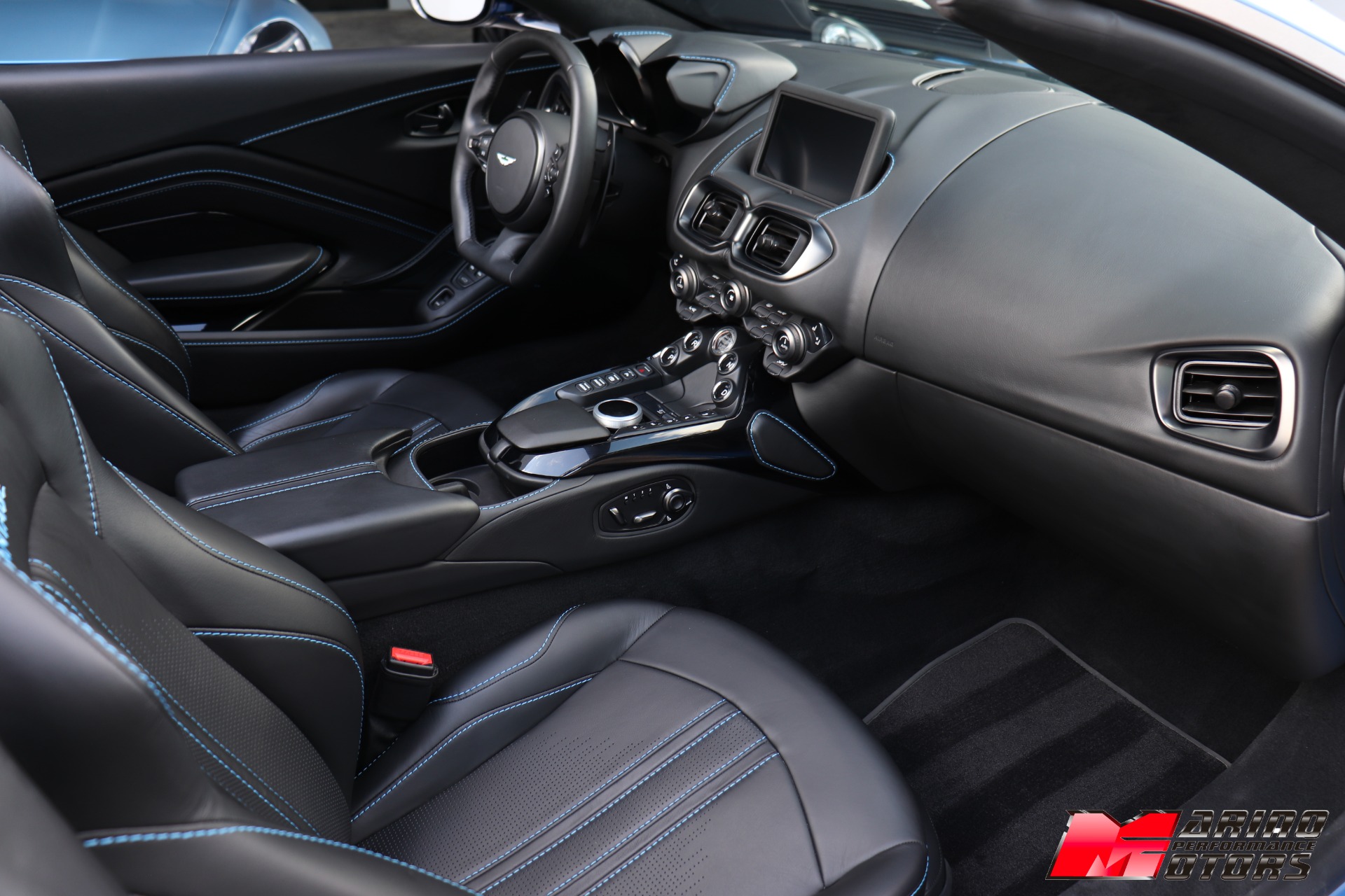 Used-2021-Aston-Martin-Vantage-Roadster