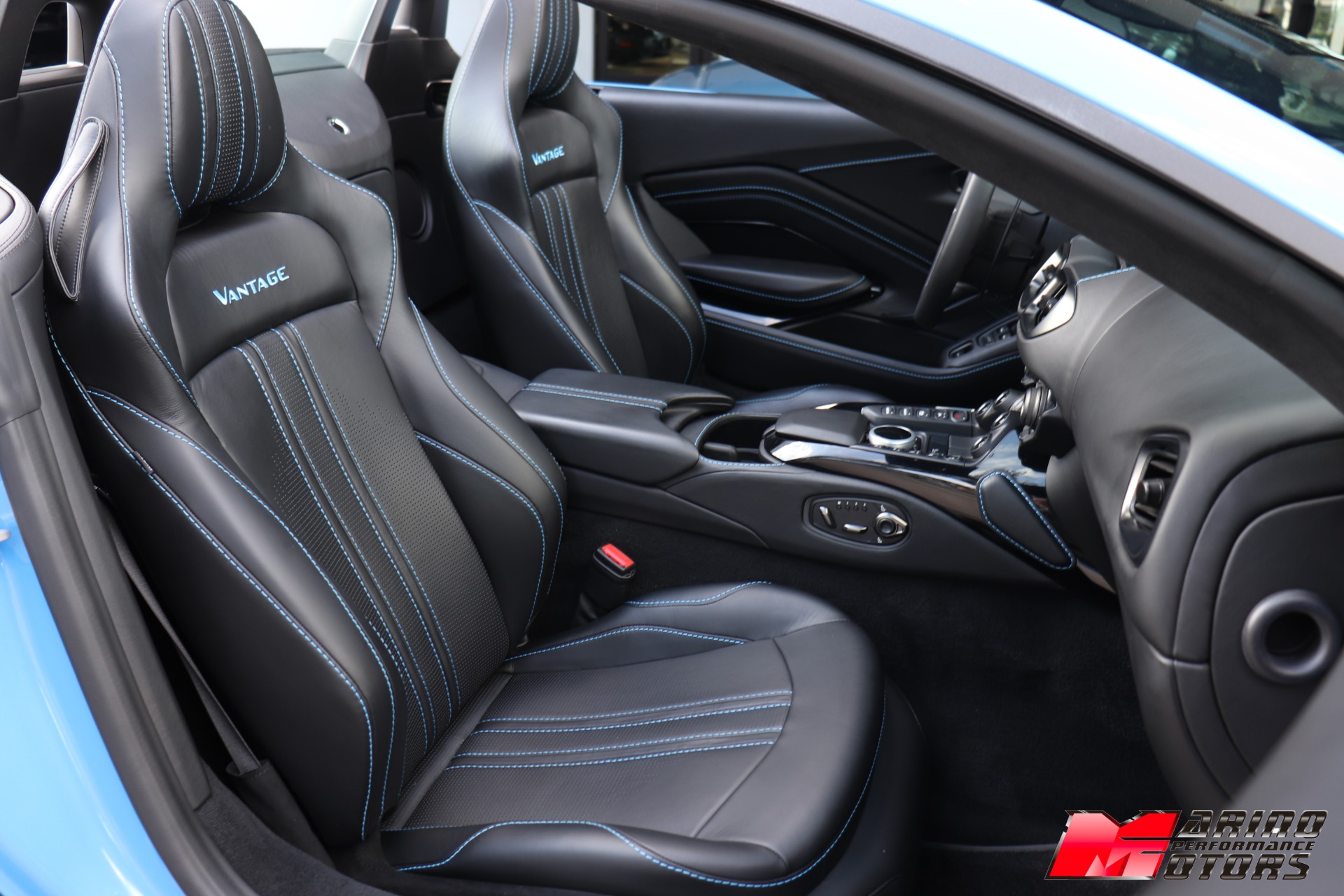 Used-2021-Aston-Martin-Vantage-Roadster