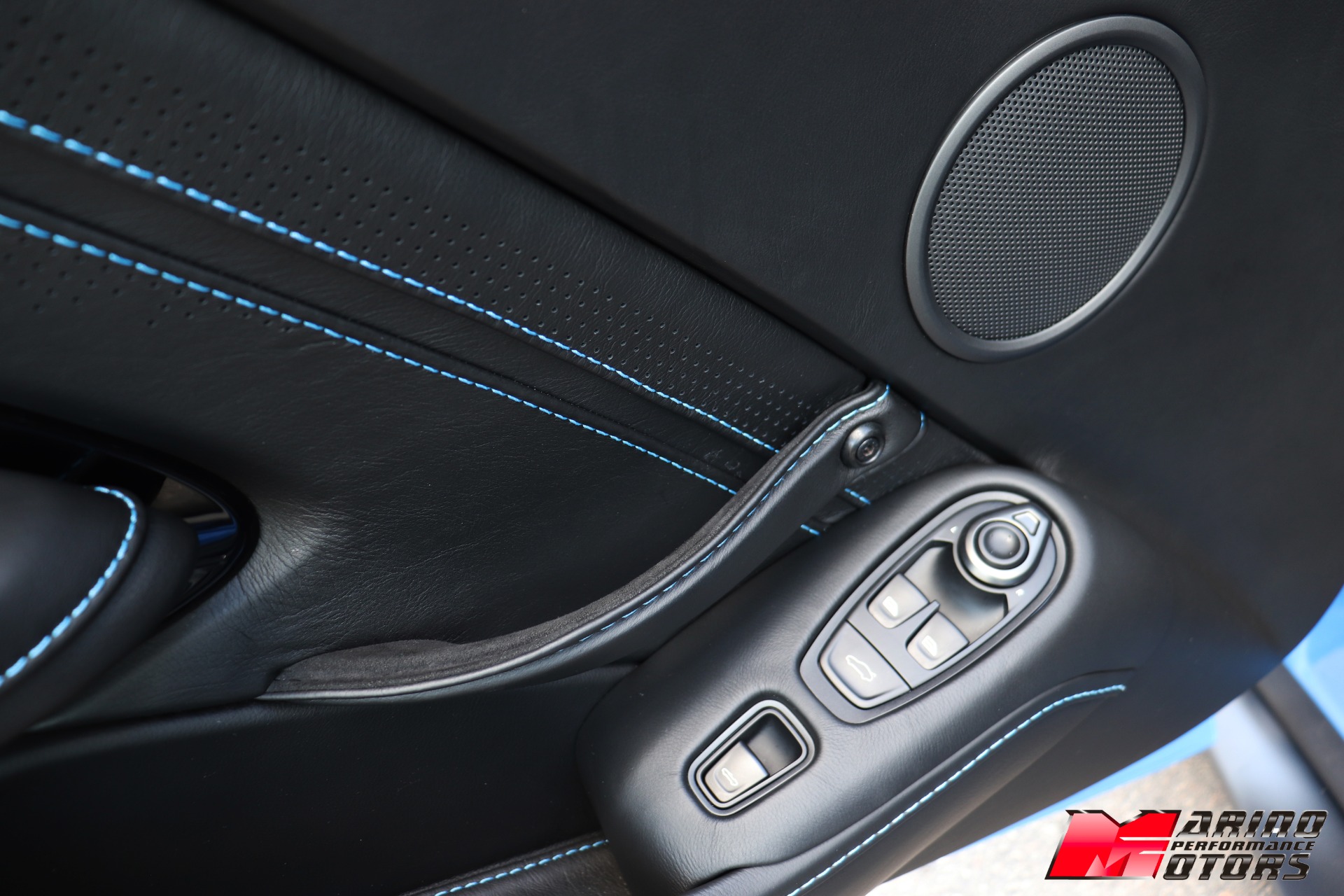Used-2021-Aston-Martin-Vantage-Roadster