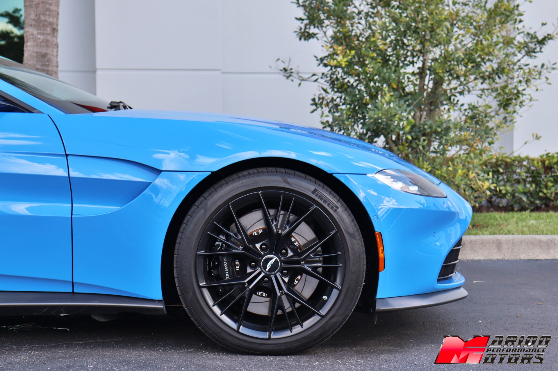 Used-2021-Aston-Martin-Vantage-Roadster