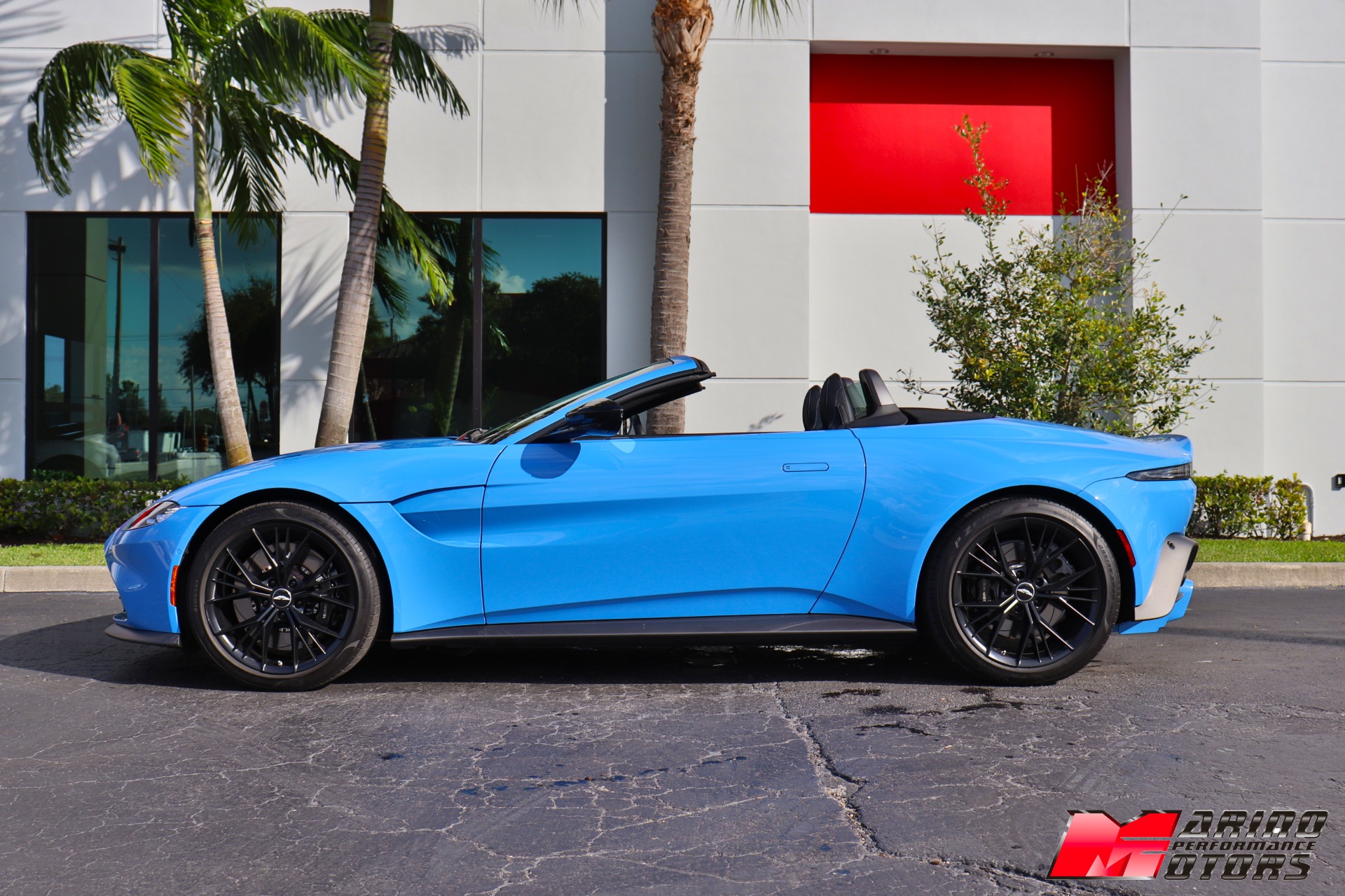 Used-2021-Aston-Martin-Vantage-Roadster