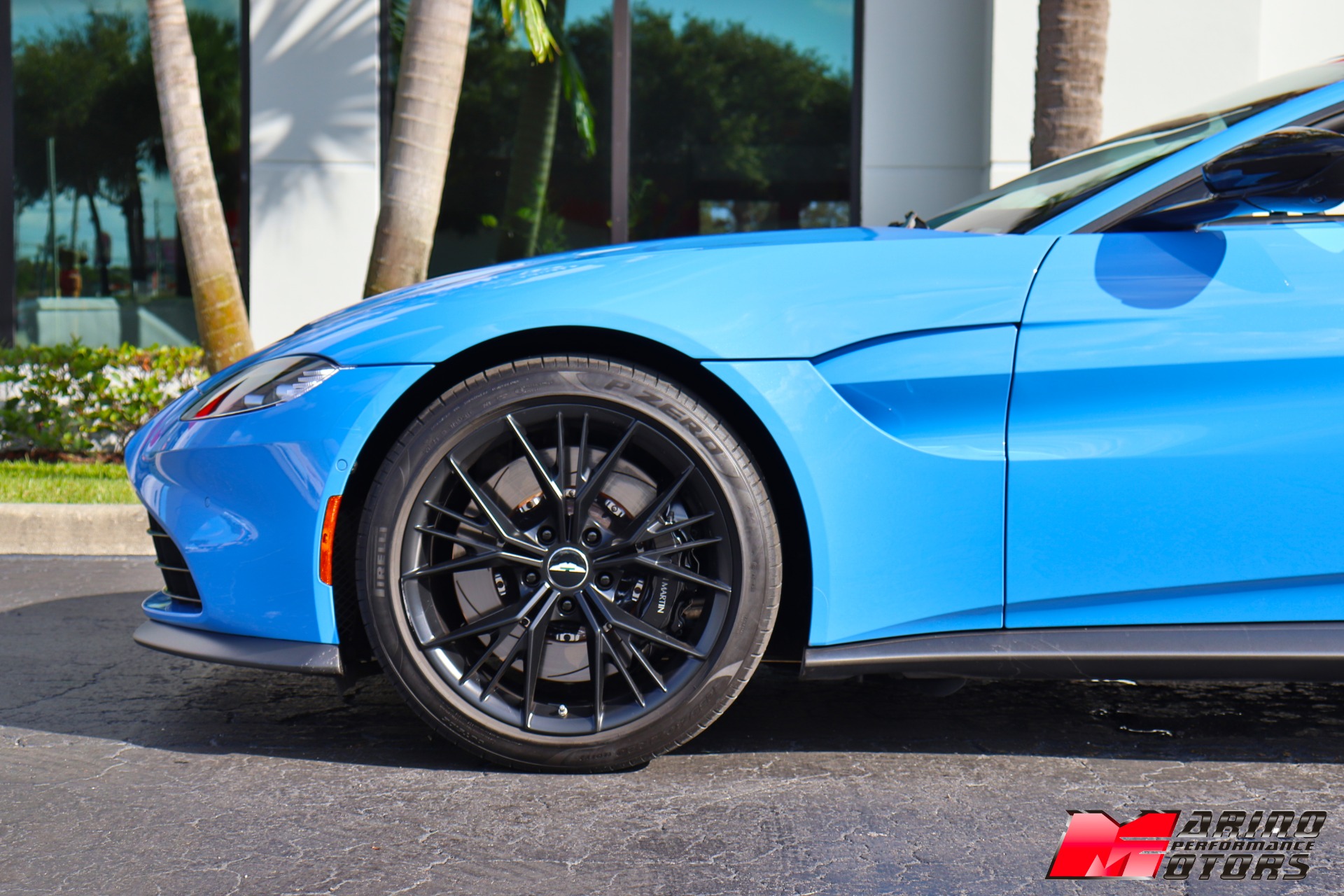 Used-2021-Aston-Martin-Vantage-Roadster