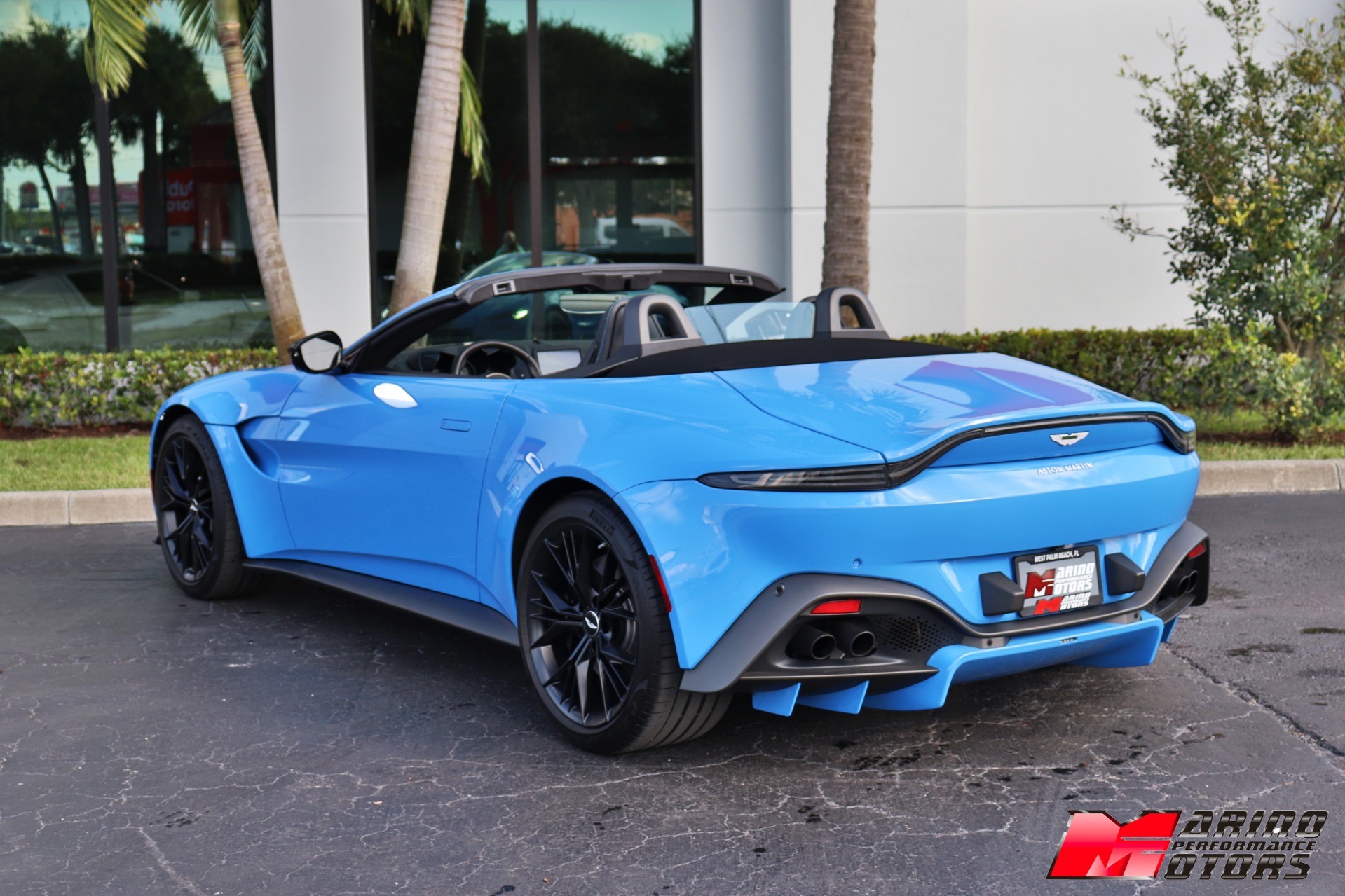 Used-2021-Aston-Martin-Vantage-Roadster