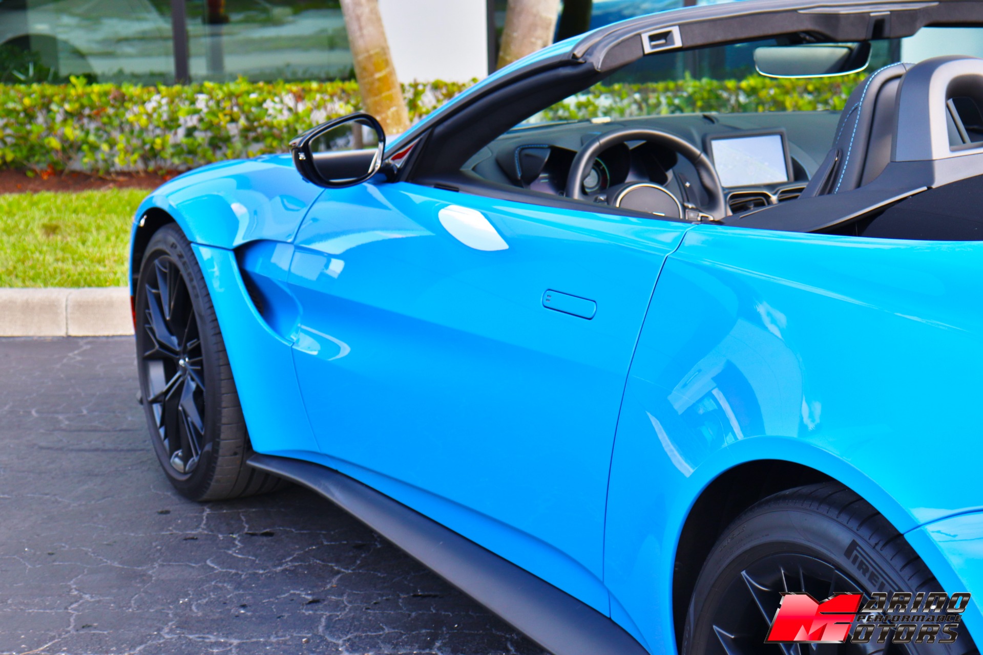 Used-2021-Aston-Martin-Vantage-Roadster