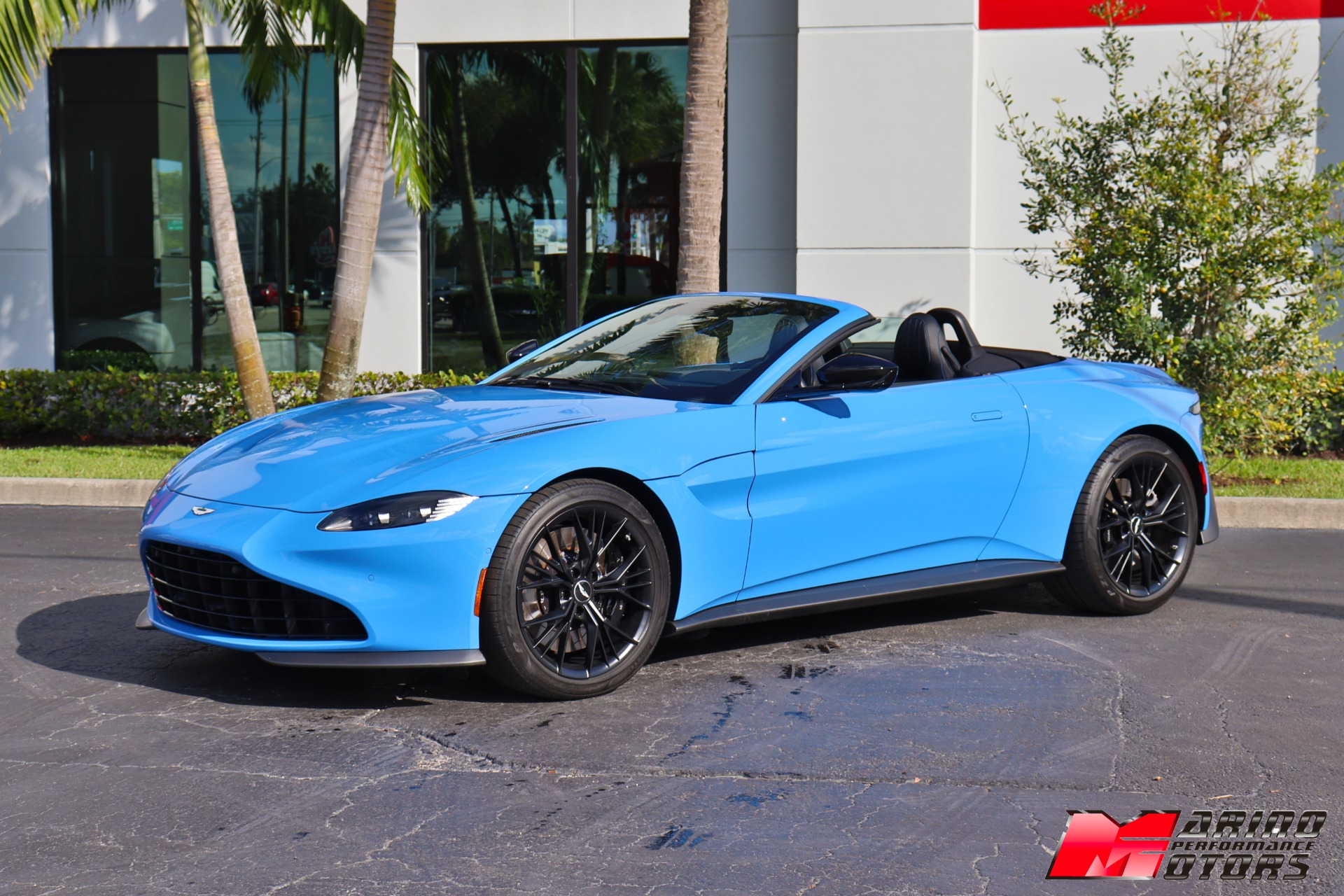 Used-2021-Aston-Martin-Vantage-Roadster