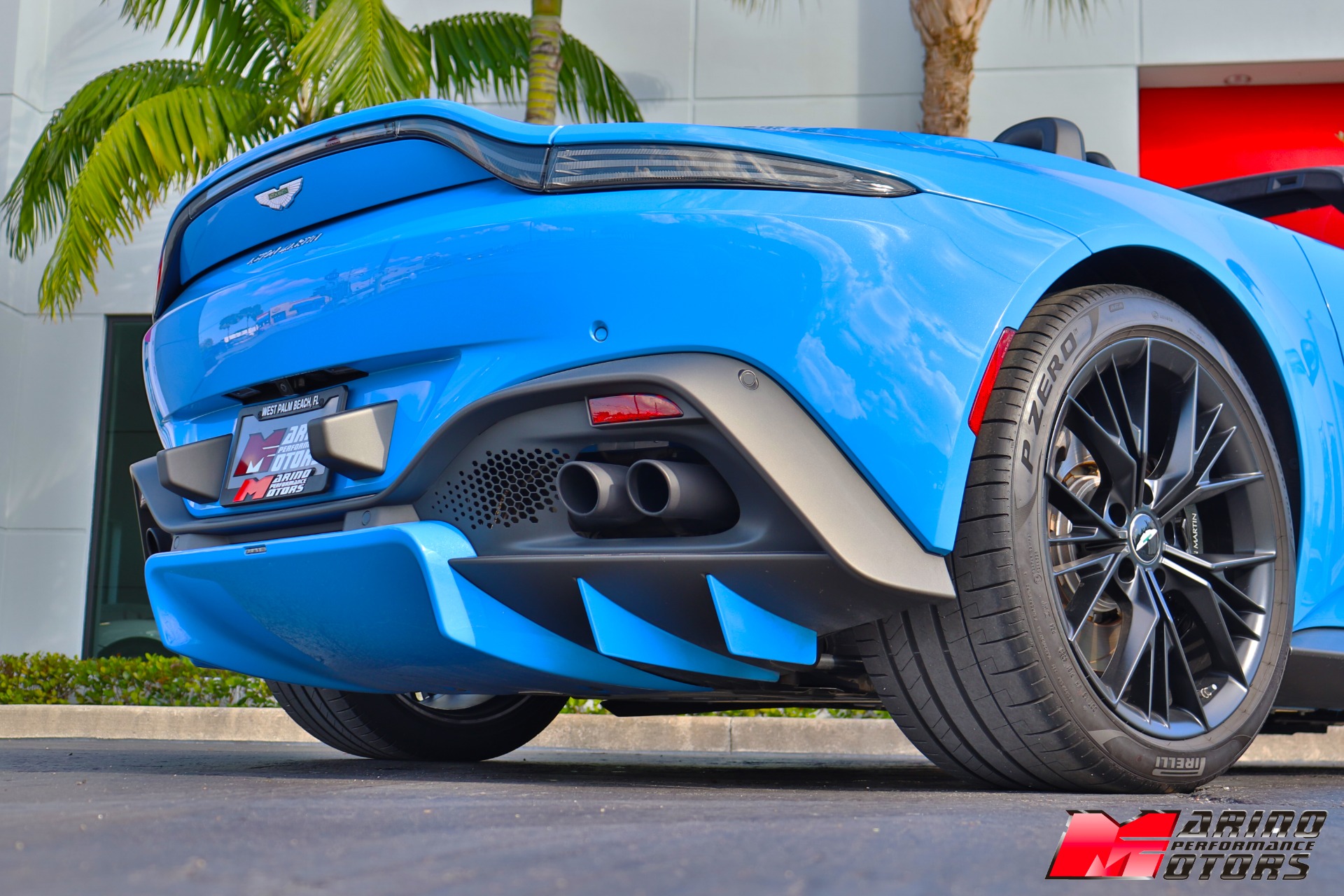 Used-2021-Aston-Martin-Vantage-Roadster