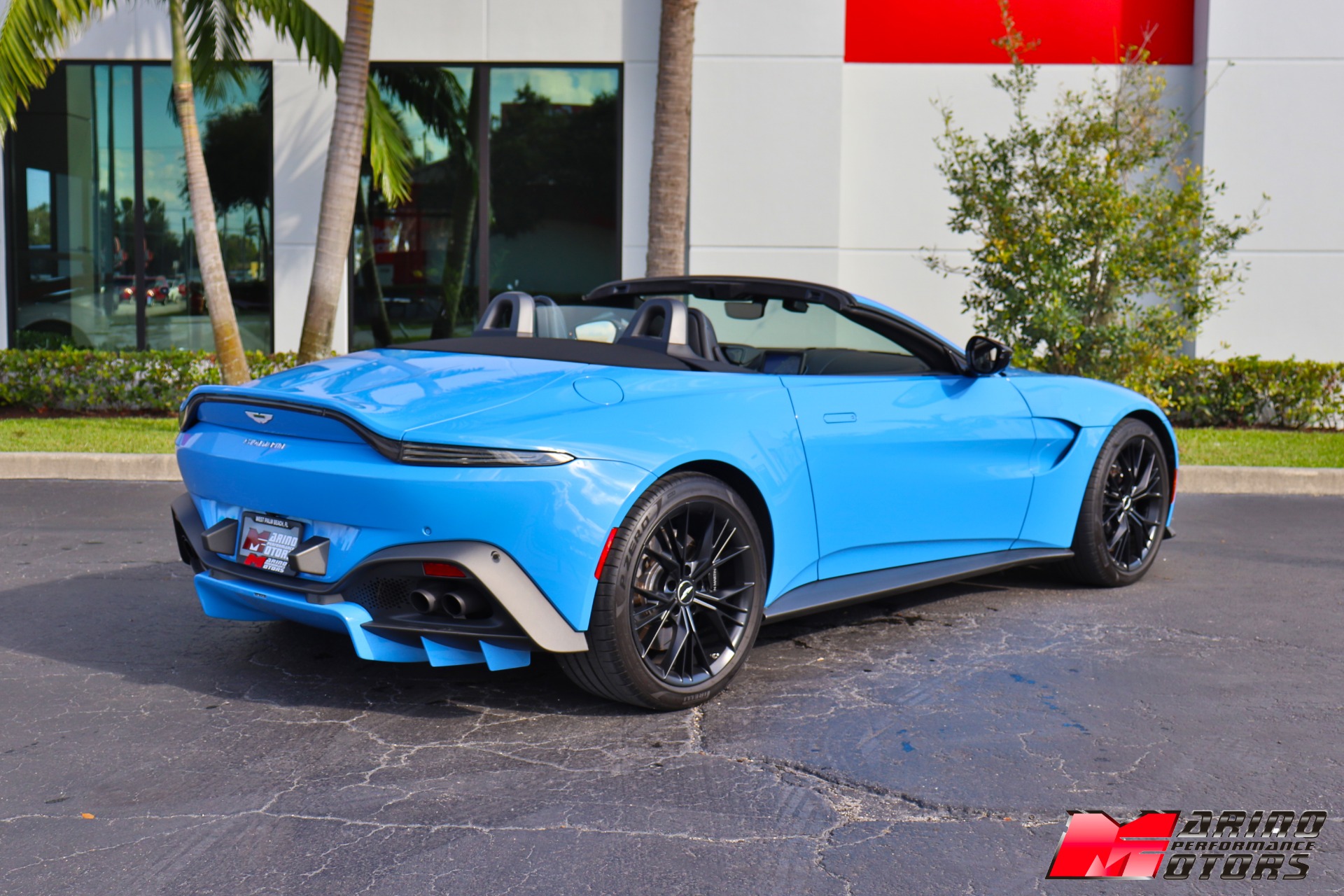 Used-2021-Aston-Martin-Vantage-Roadster