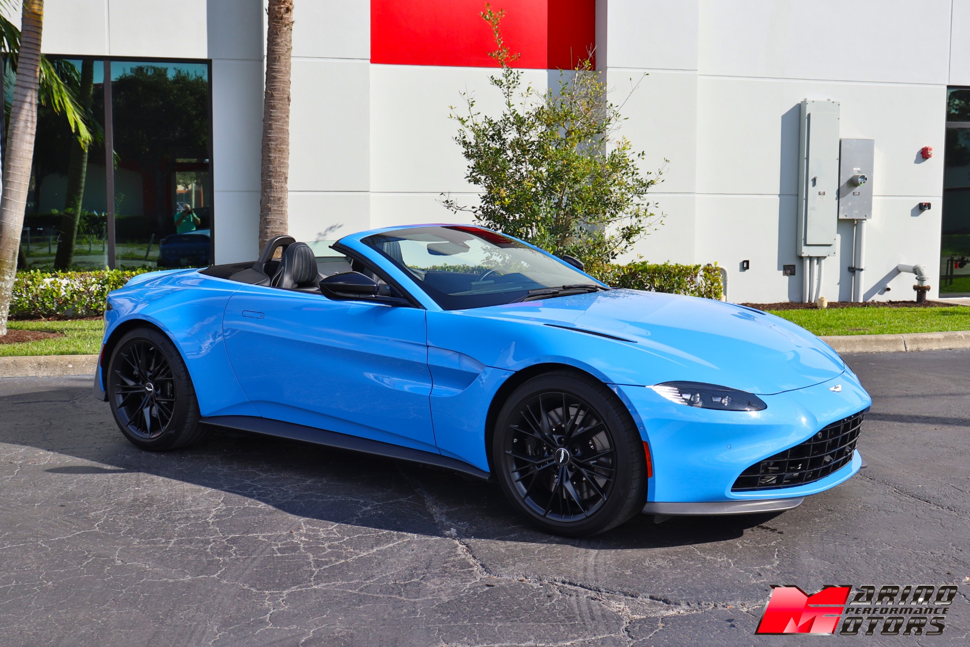 Used-2021-Aston-Martin-Vantage-Roadster
