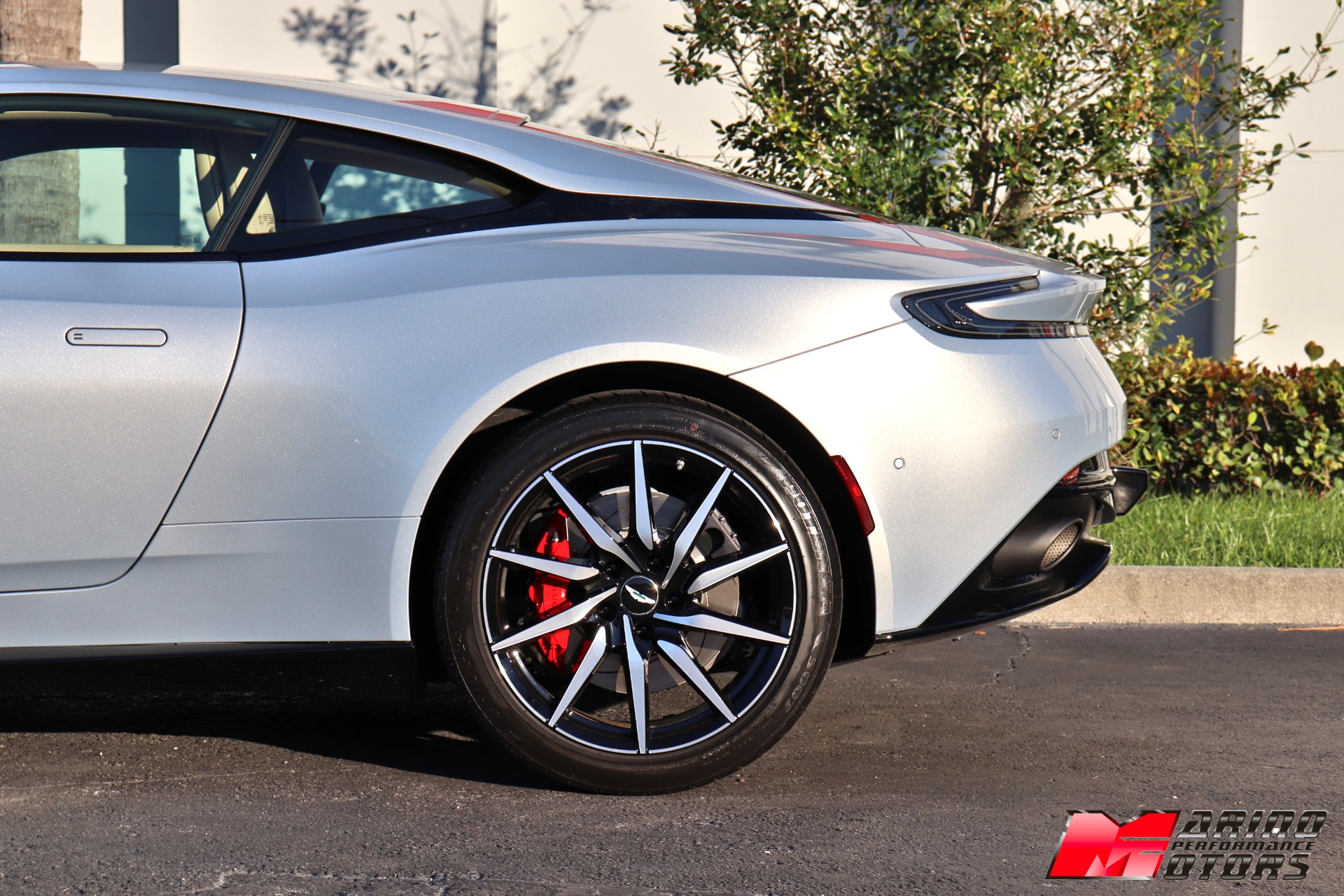 Used-2021-Aston-Martin-DB11-V8