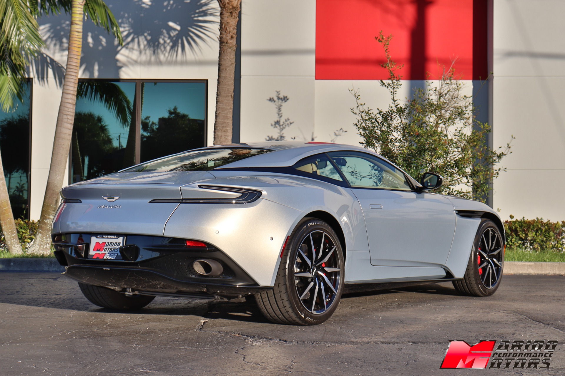 Used-2021-Aston-Martin-DB11-V8