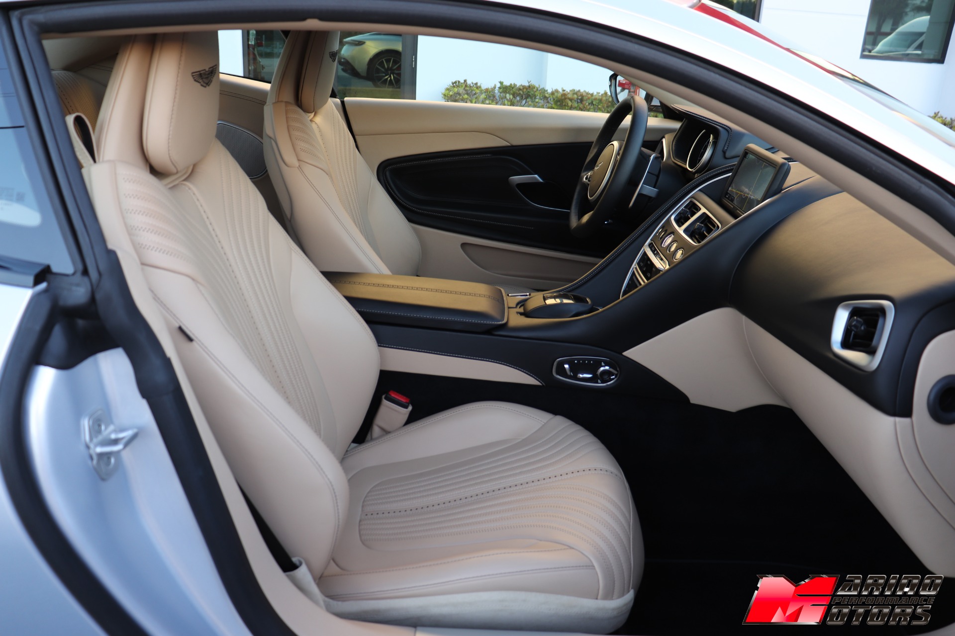 Used-2021-Aston-Martin-DB11-V8