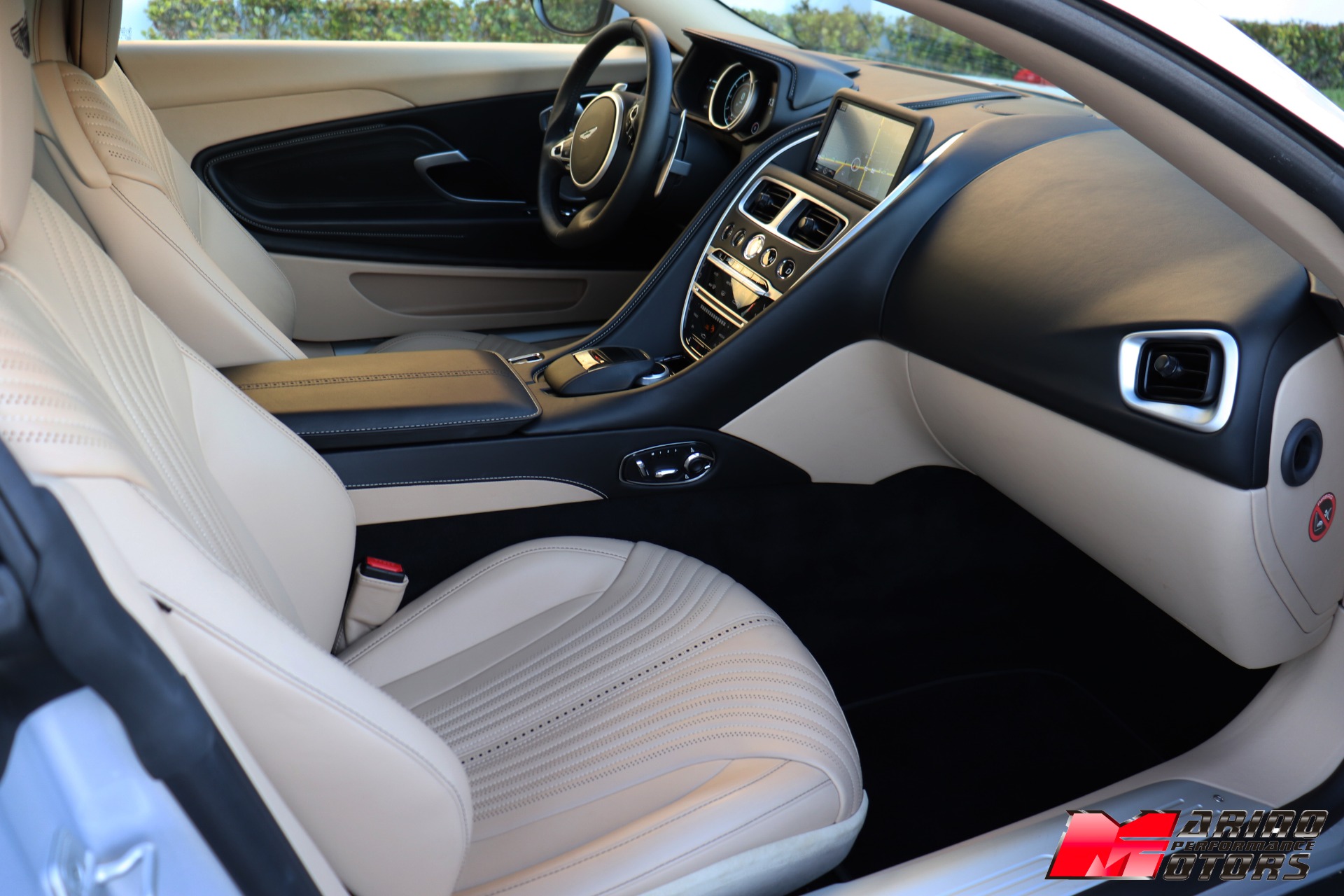 Used-2021-Aston-Martin-DB11-V8