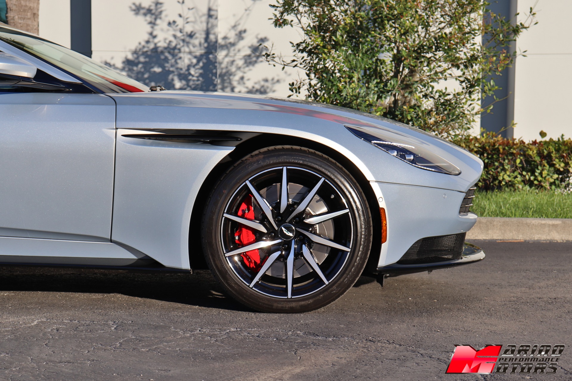 Used-2021-Aston-Martin-DB11-V8